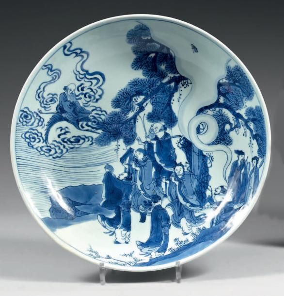 Époque KANGXI (1662-1722) GRANDE COUPE en porcelaine décorée en bleu sous couver&hellip;