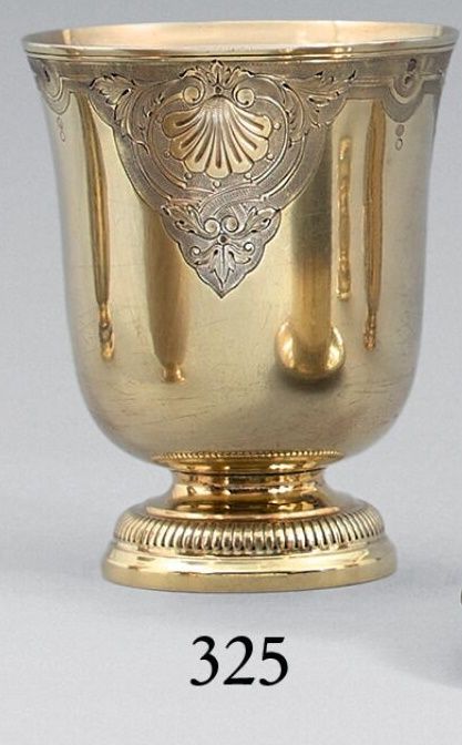 Null Tulip-shaped timbale in 950-thousandths vermeil, decorated in repoussé with&hellip;