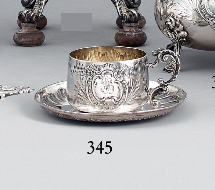 Null Ten 950 thousandth silver cups and saucers with repoussé rocaille decoratio&hellip;