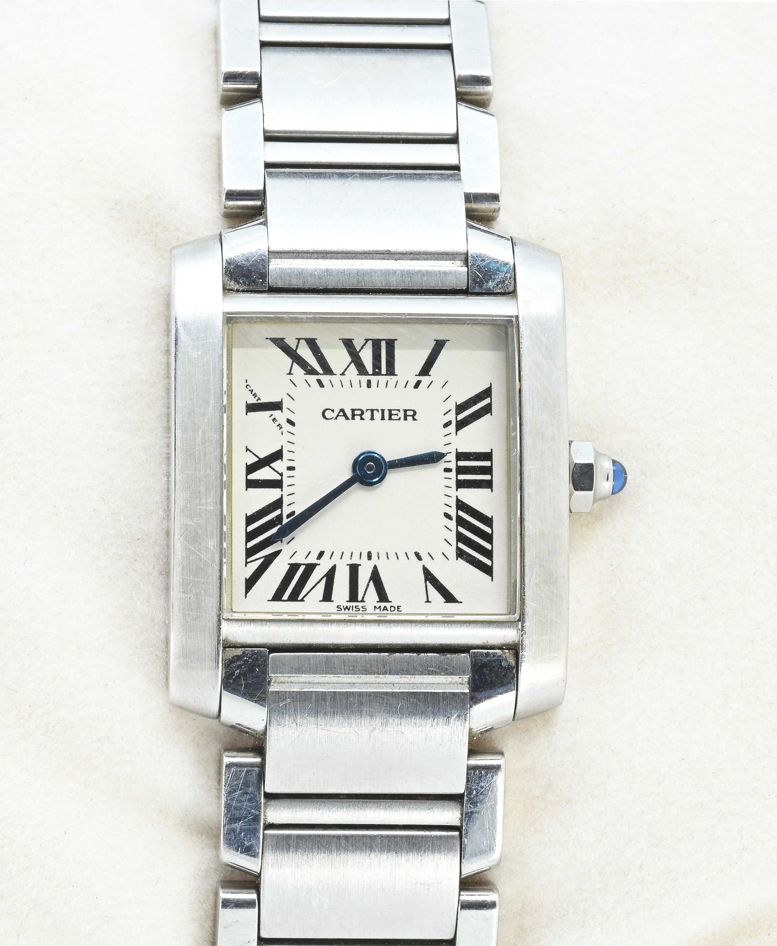 Null 
CARTIER. TANK FRANCAISE PM. Boîtier acier 2 x 2,5 cm (cornes comprises).

&hellip;