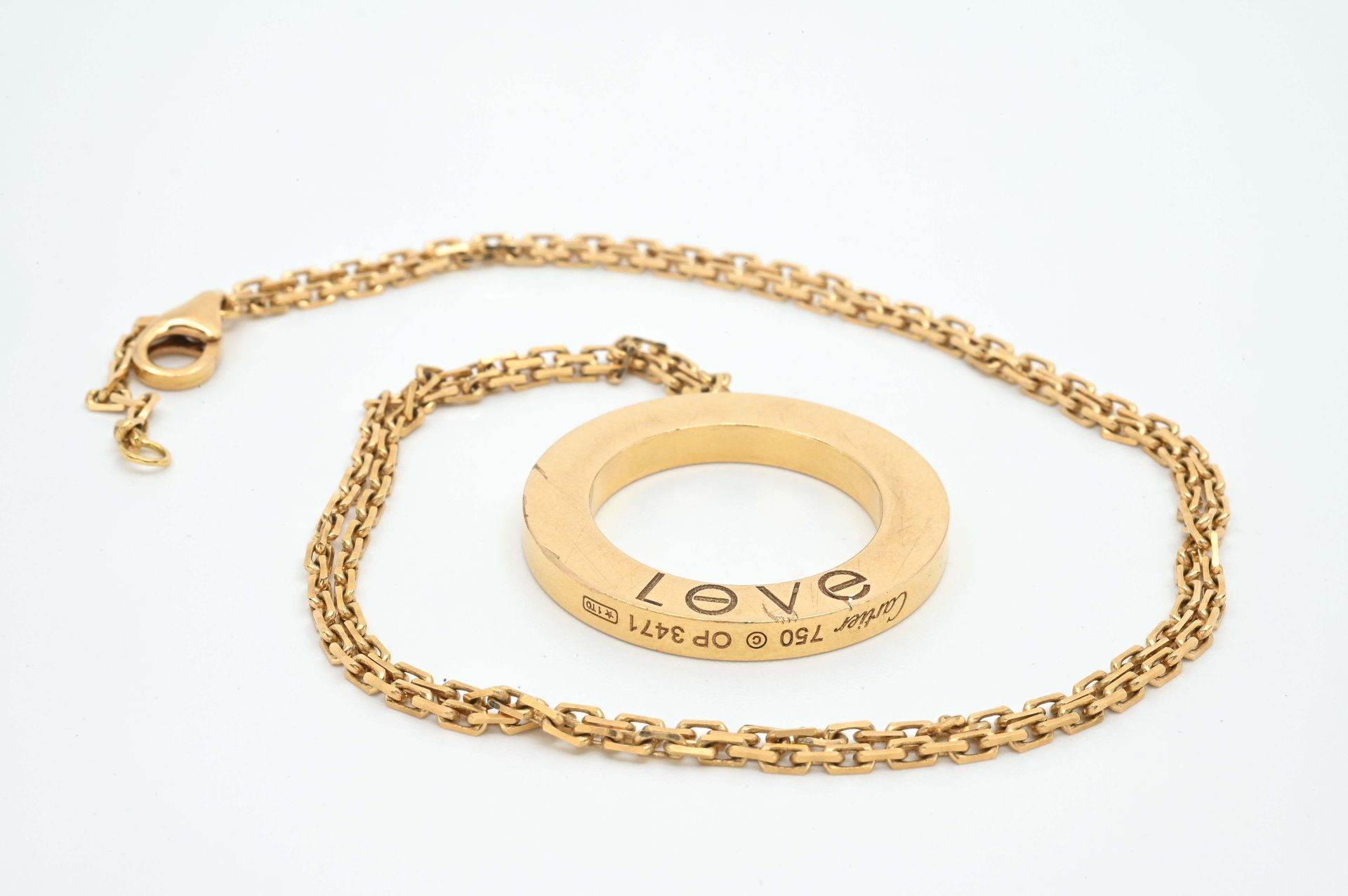 Null CARTIER. LOVE. Durchbrochener Ring mit 3 Diamanten, Durchmesser 2,5 cm
und &hellip;