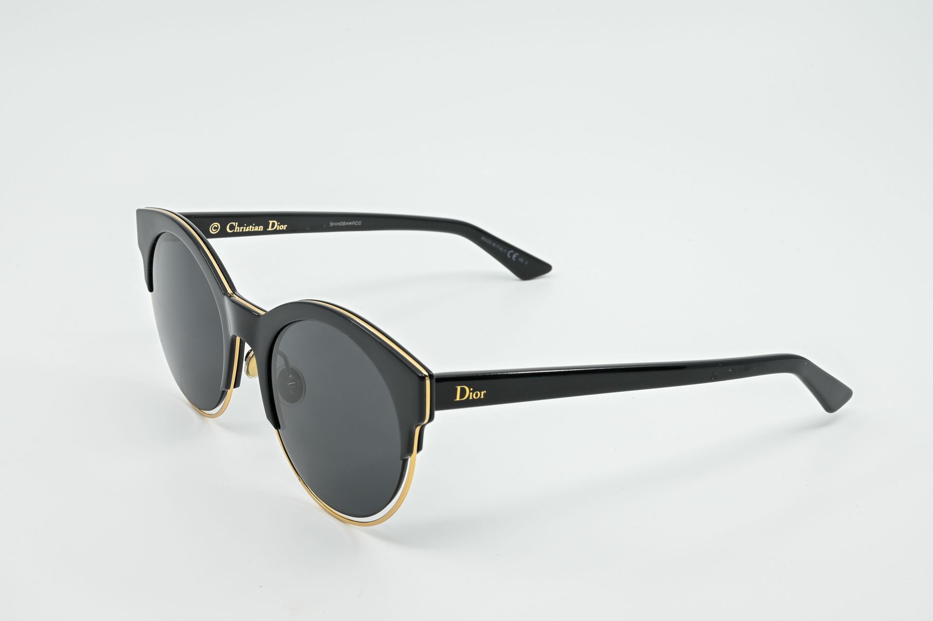 Null 
	 DIOR - Paire de lunettes de soleil femme 

modèle Dior Sideral1 n°SHHO8A&hellip;