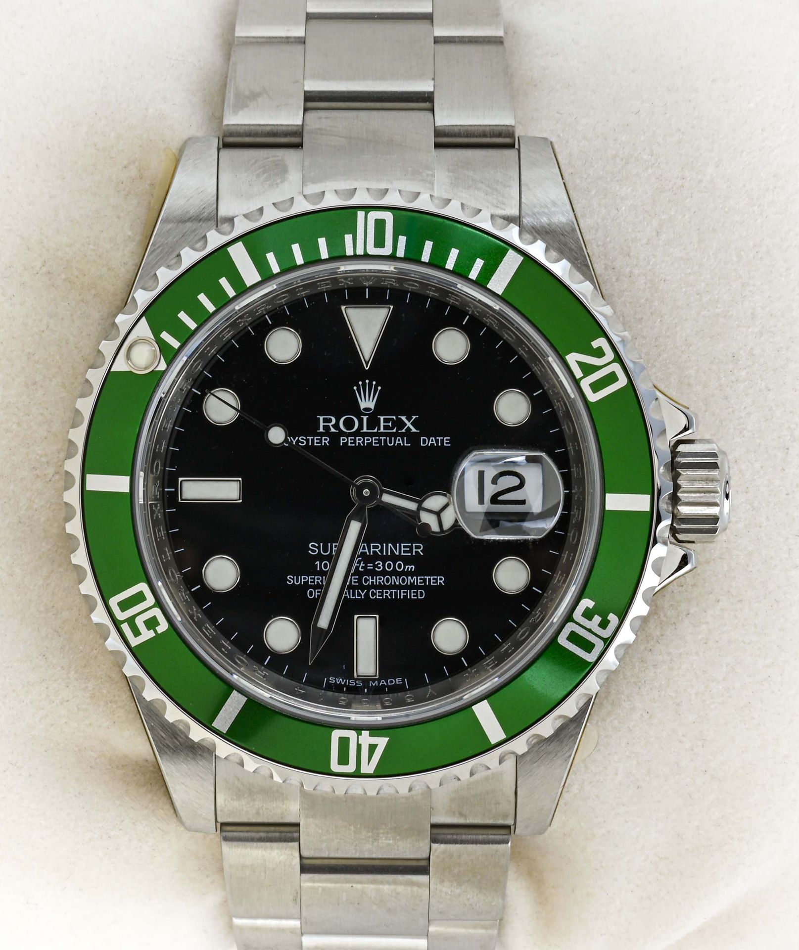 Null ROLEX Oyster Perpetual Date SUBMARINER. Réf. 16610LV « Kermit » N° V333514.&hellip;
