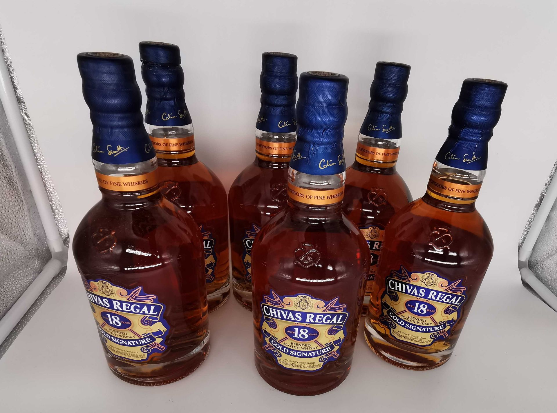 Null CHIVAS REGAL - 6 Flaschen 70cl Whisky 18 Jahre Gold Signature

Ort der Hint&hellip;