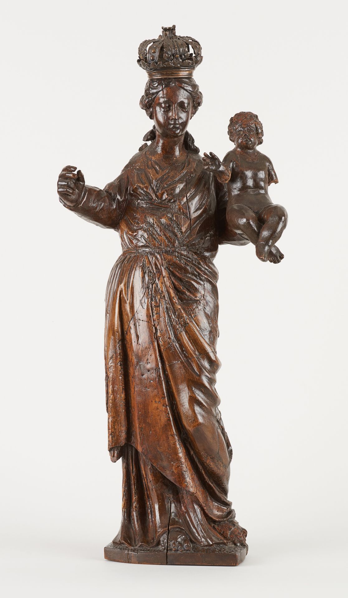 Travail allemand 18e. Scultura in legno: Vergine e Bambino con una corona d'arge&hellip;