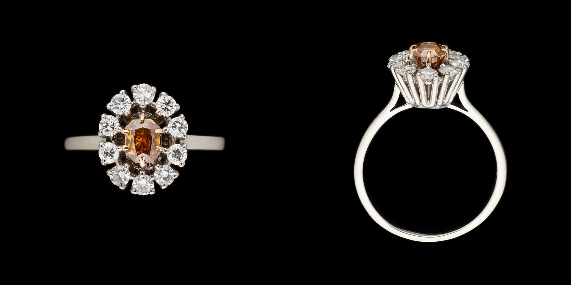 Joaillerie. 宝石：白金戒指，镶嵌了一颗+/- 0.50克拉的花式橙色钻石和明亮式切割钻石。

手指大小：+/-53。