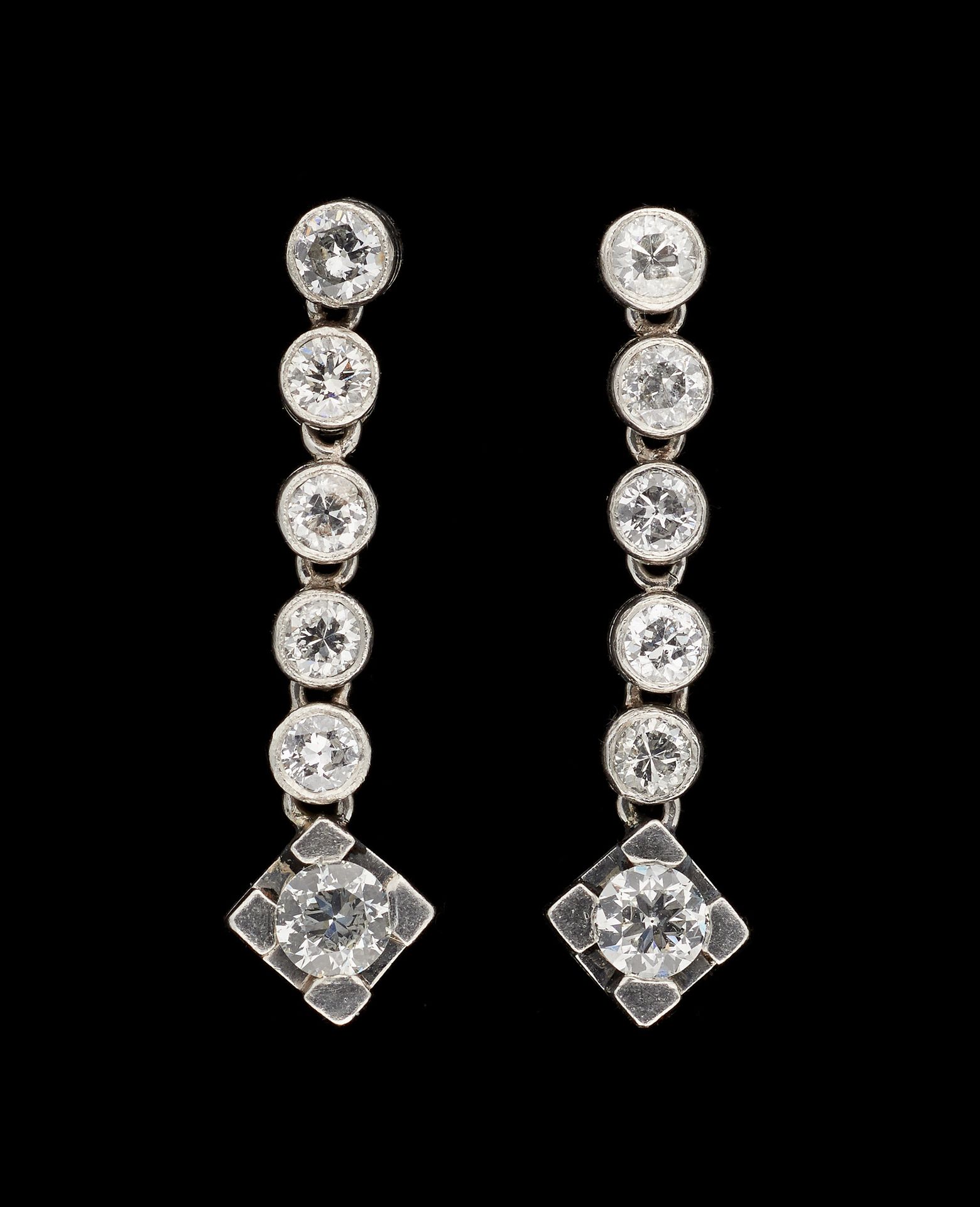 Joaillerie. Jewelry: A pair of white gold earrings set with diamonds for +/- 2 c&hellip;