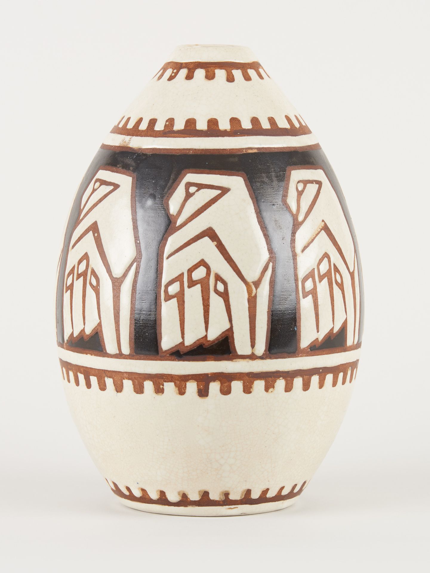 Charles Catteau, Boch Keramis. Céramique: Vase en grès émaillé au décor d’épervi&hellip;