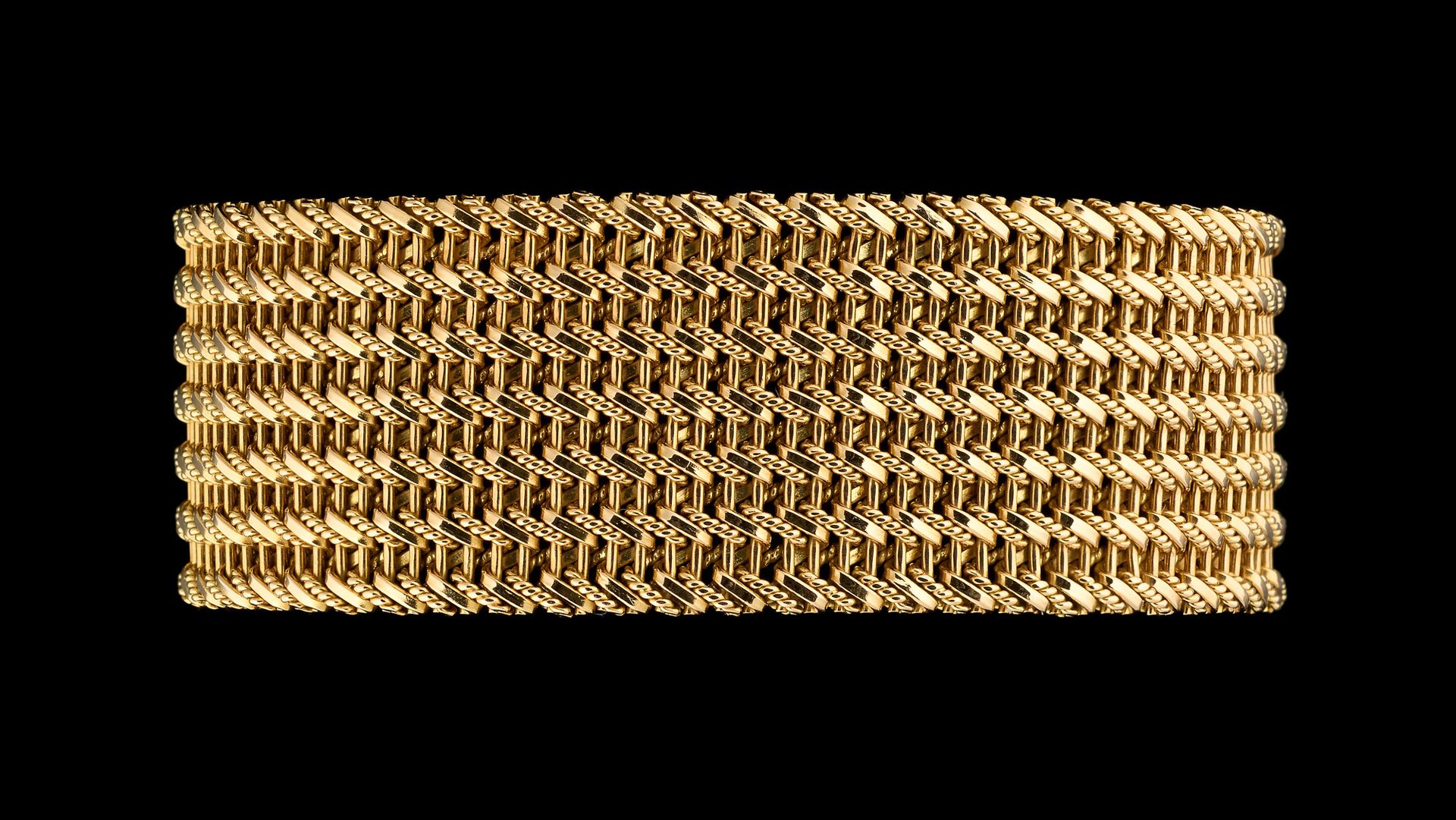 Joaillerie. 珠宝：黄金手镯。

毛重：68.8克。

尺寸：长：18厘米。
