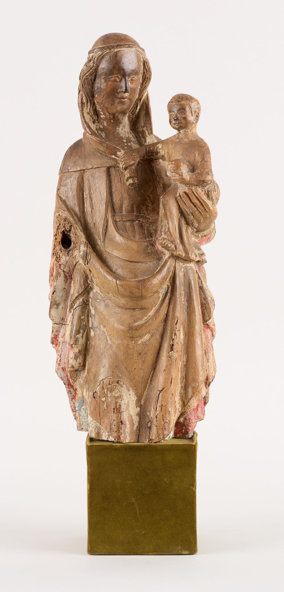 Europe du Sud début 18e. 一件有多色痕迹的果木雕塑：圣母与圣婴。

(事故和上垒)。

尺寸：高：不含底座45厘米。