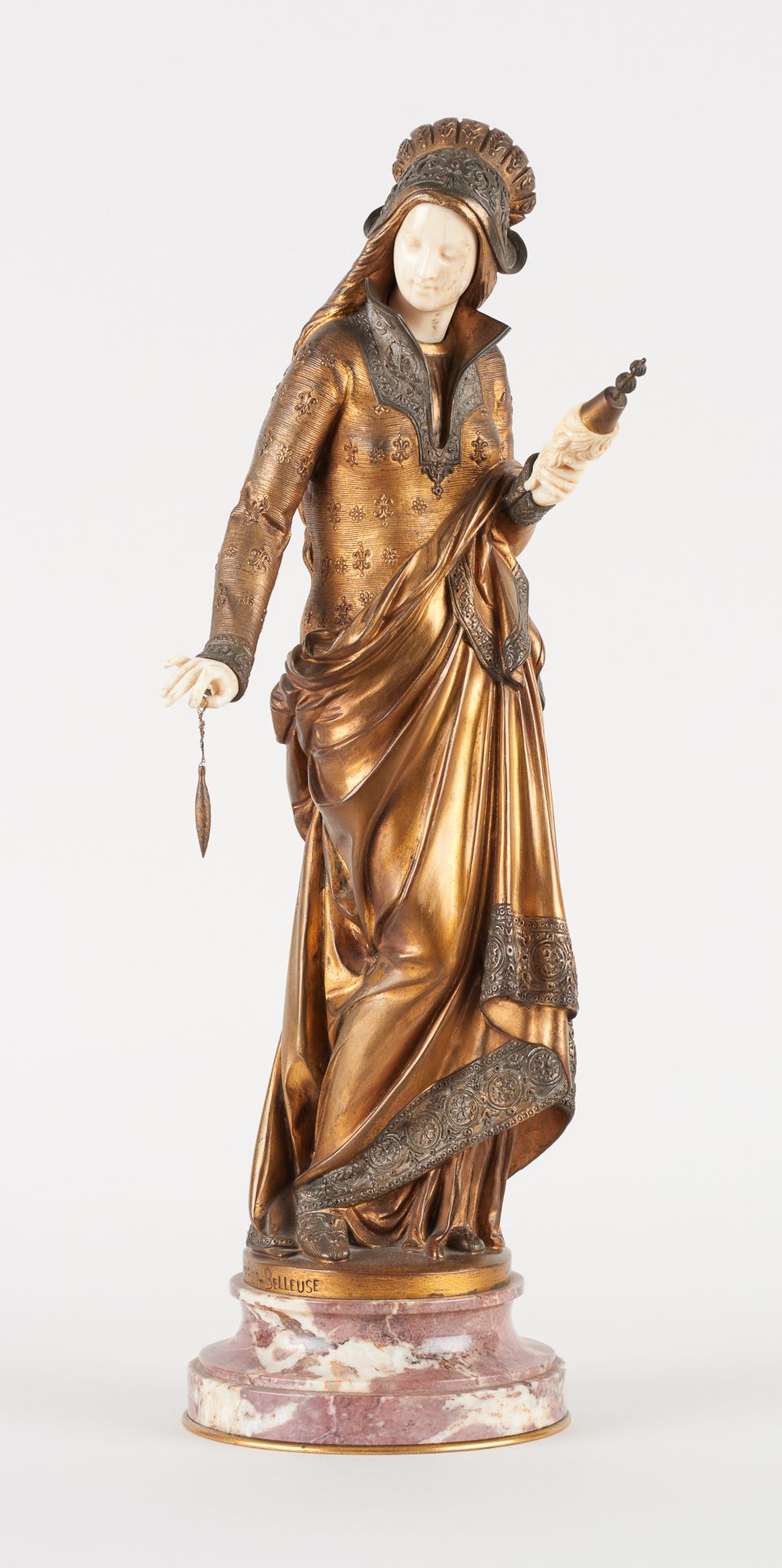 Albert-Ernest CARRIER-BELLEUSE École française (1824-1887) 青铜雕塑，有两种青铜色和象牙（金象牙）。旋&hellip;