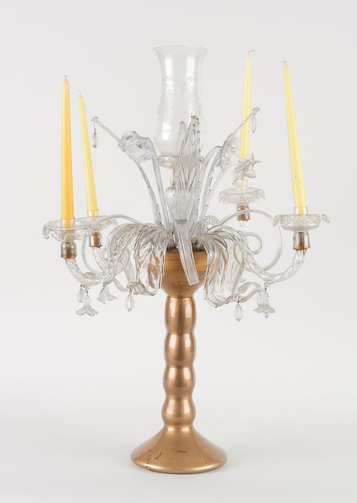 Murano circa 1940. Luminaire: Girandole en verre tiré à la pince à quatre bras d&hellip;