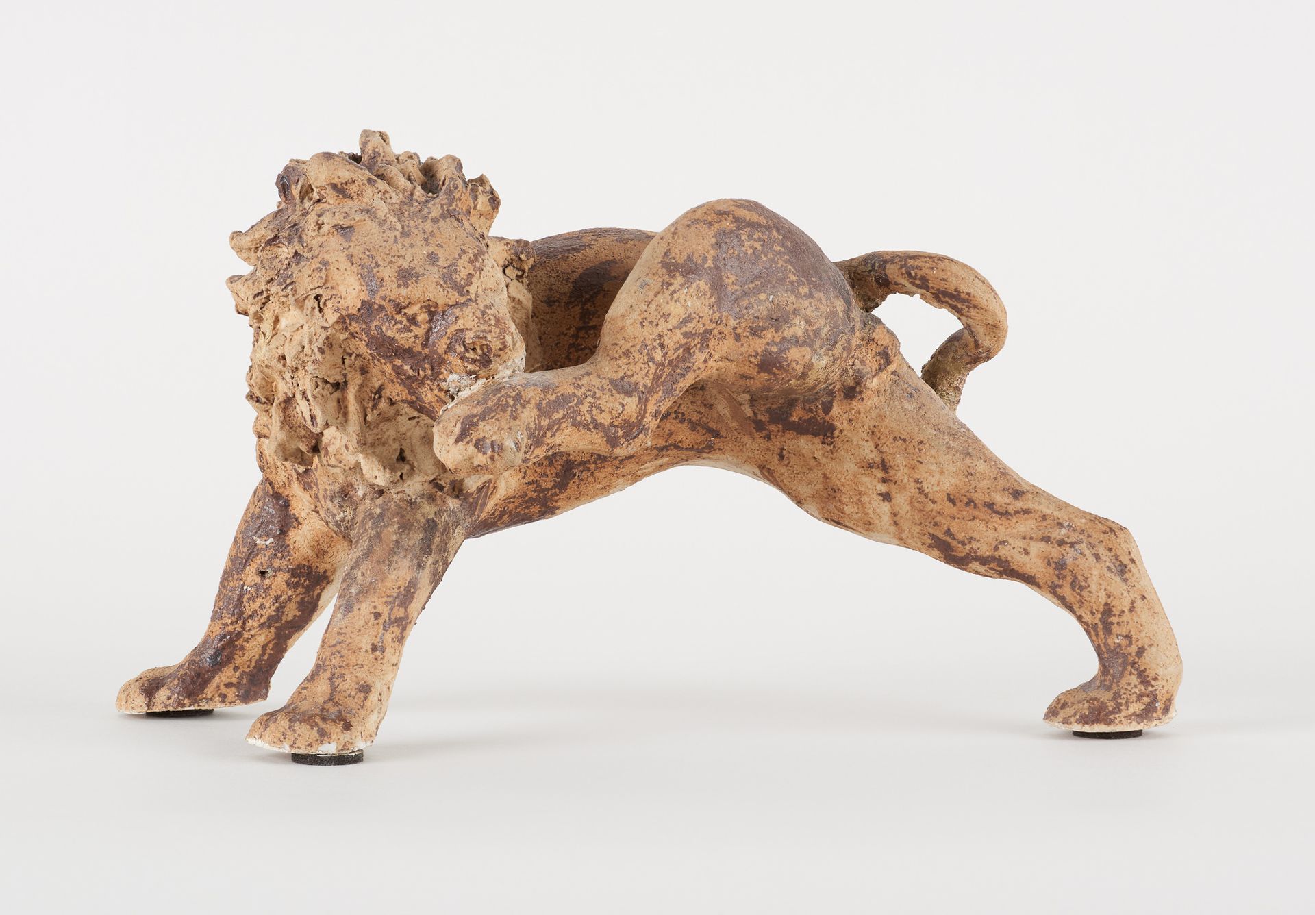 Jean René GAUGUIN École française (1881-1961) Terracotta sculpture: Lion licking&hellip;