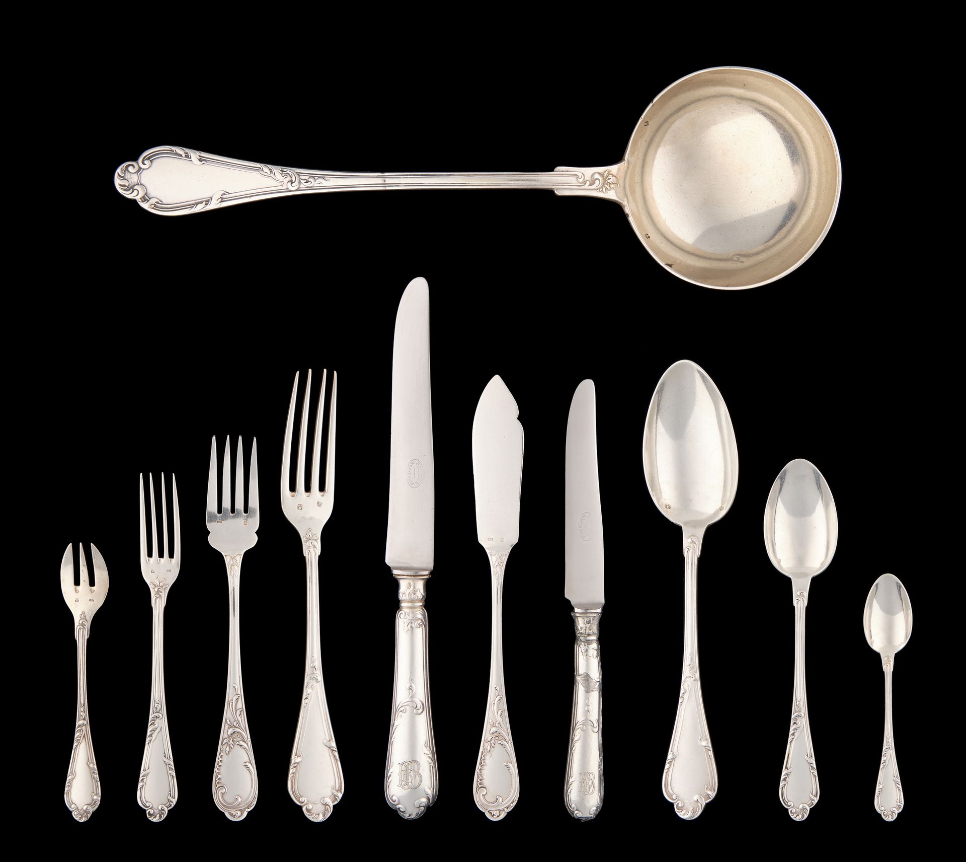 Delheid, de style Régence. 银质餐具：银质家用套装，包括6次12个餐具和2次18把刀。

Delheid标志800/1.000e。

&hellip;