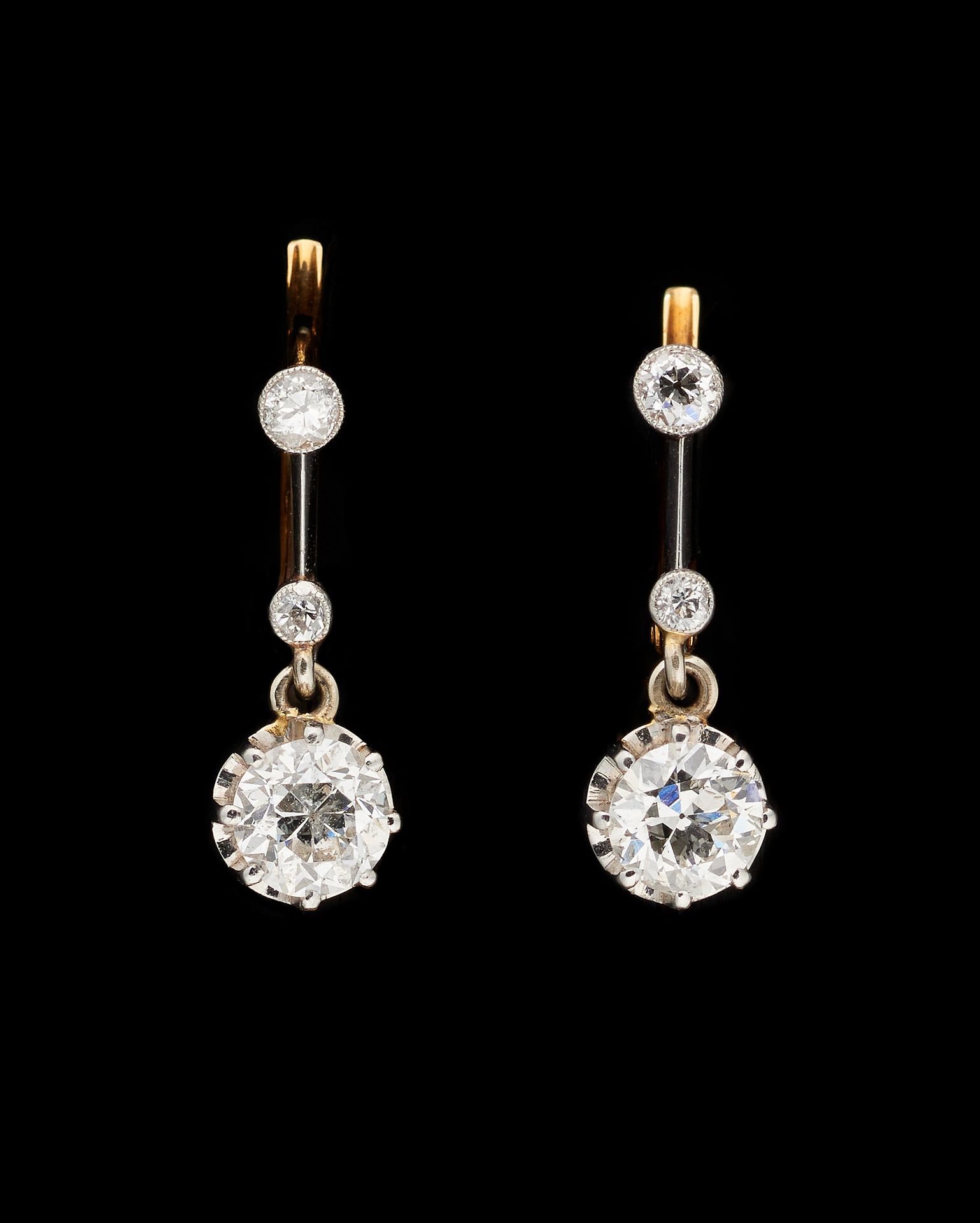 Joaillerie. Jewelry: A pair of platinum and yellow gold earrings set with old cu&hellip;