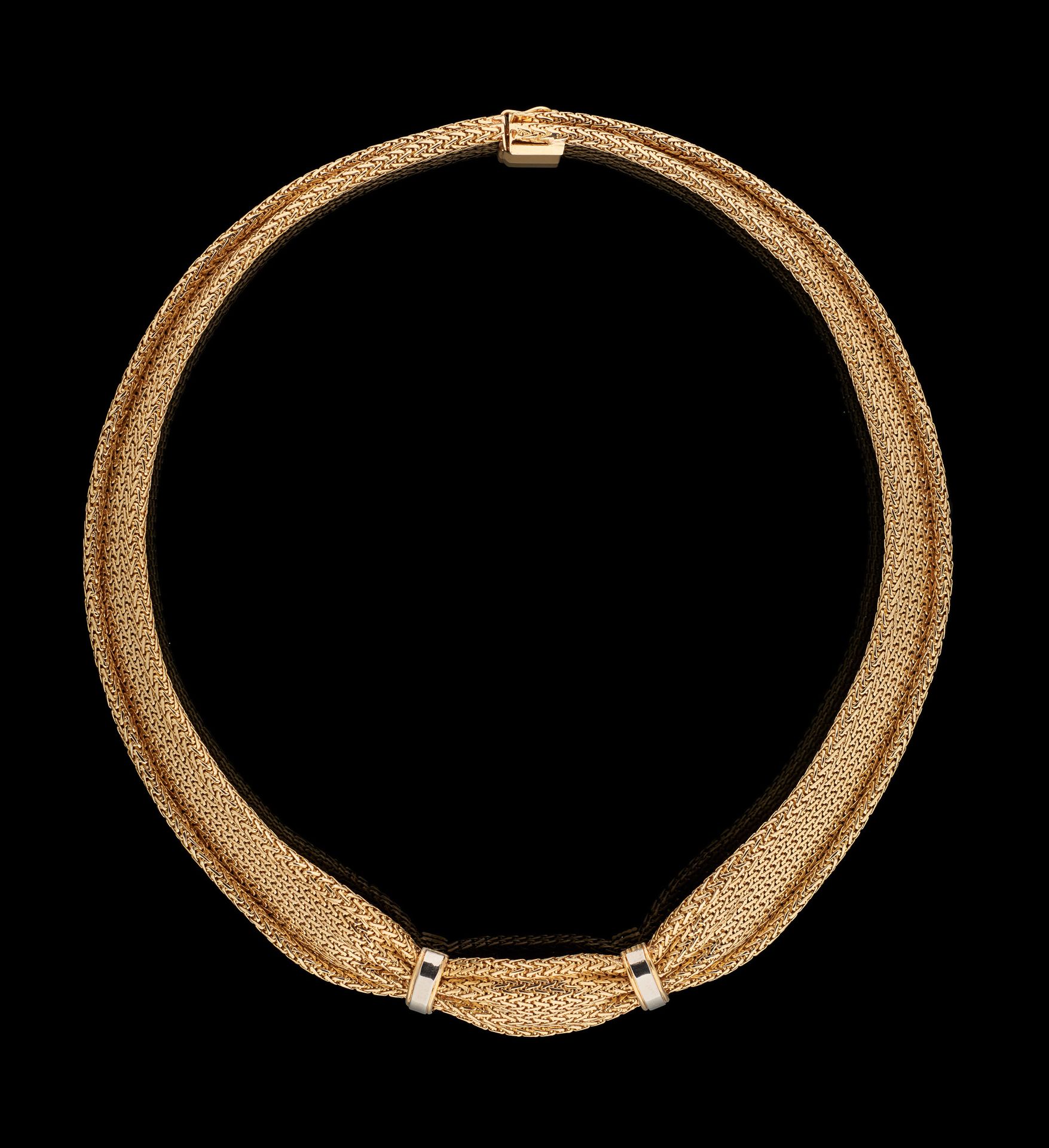 Circa 1950. 珠宝：黄金项链。

毛重：+/- 74克。