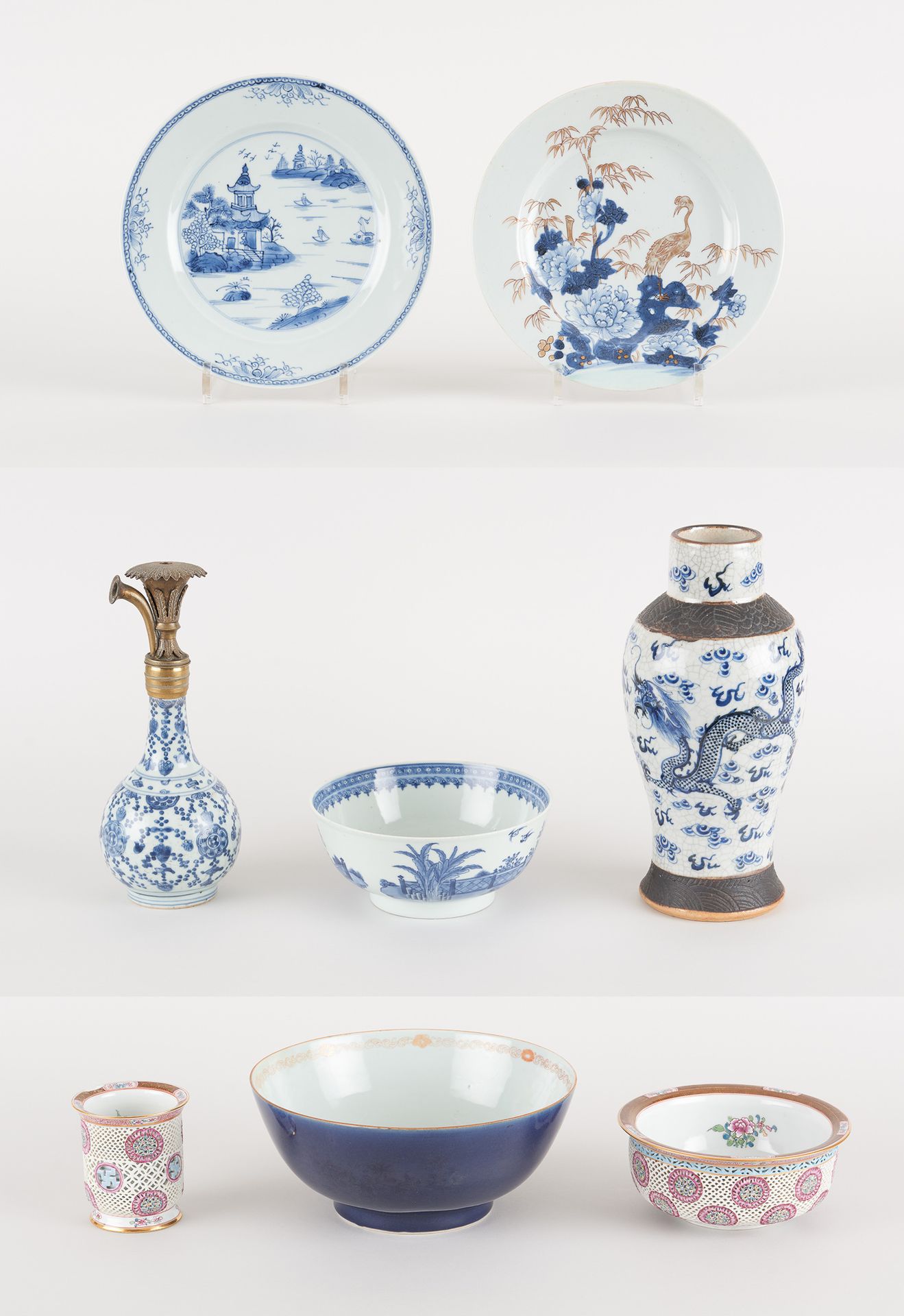 Travail chinois. Ceramics: Lot consisting of three plates and a bowl in blue and&hellip;