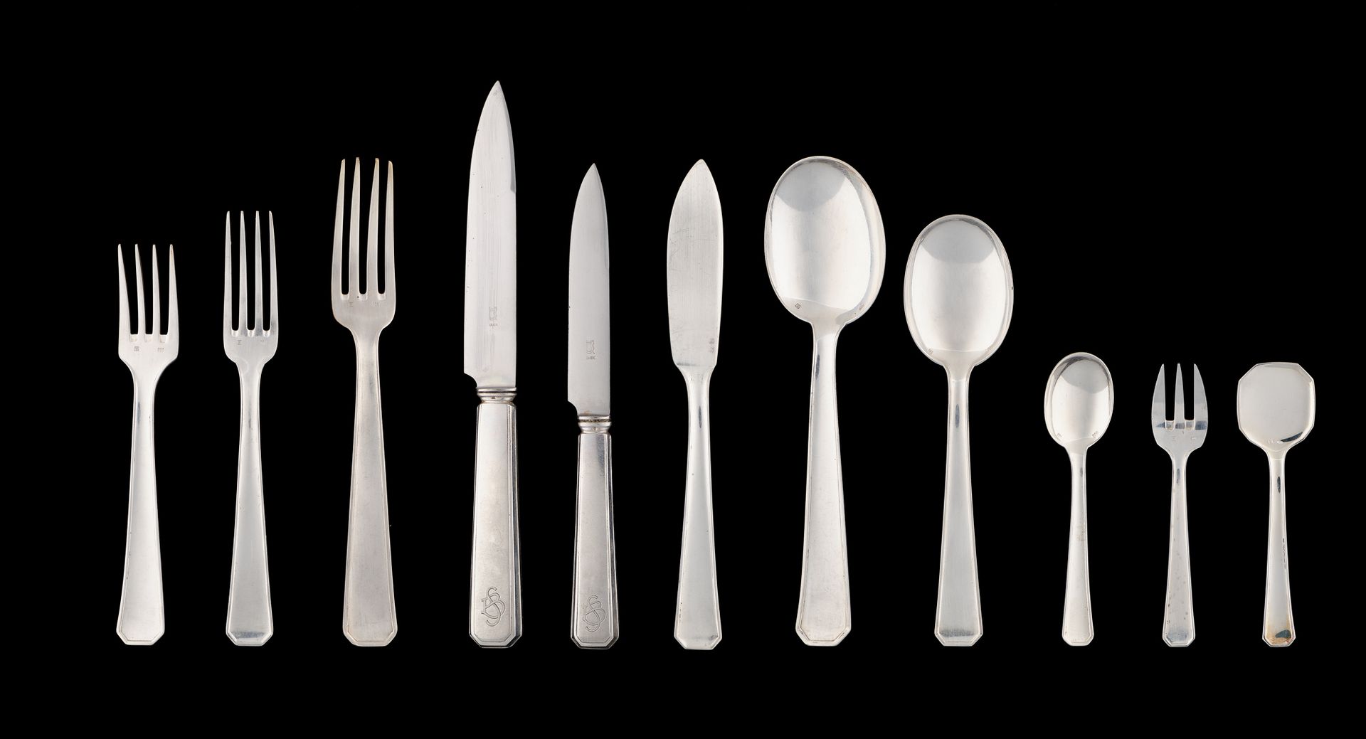 D'époque Art Déco. Silverware: Silver household set consisting of eleven times t&hellip;