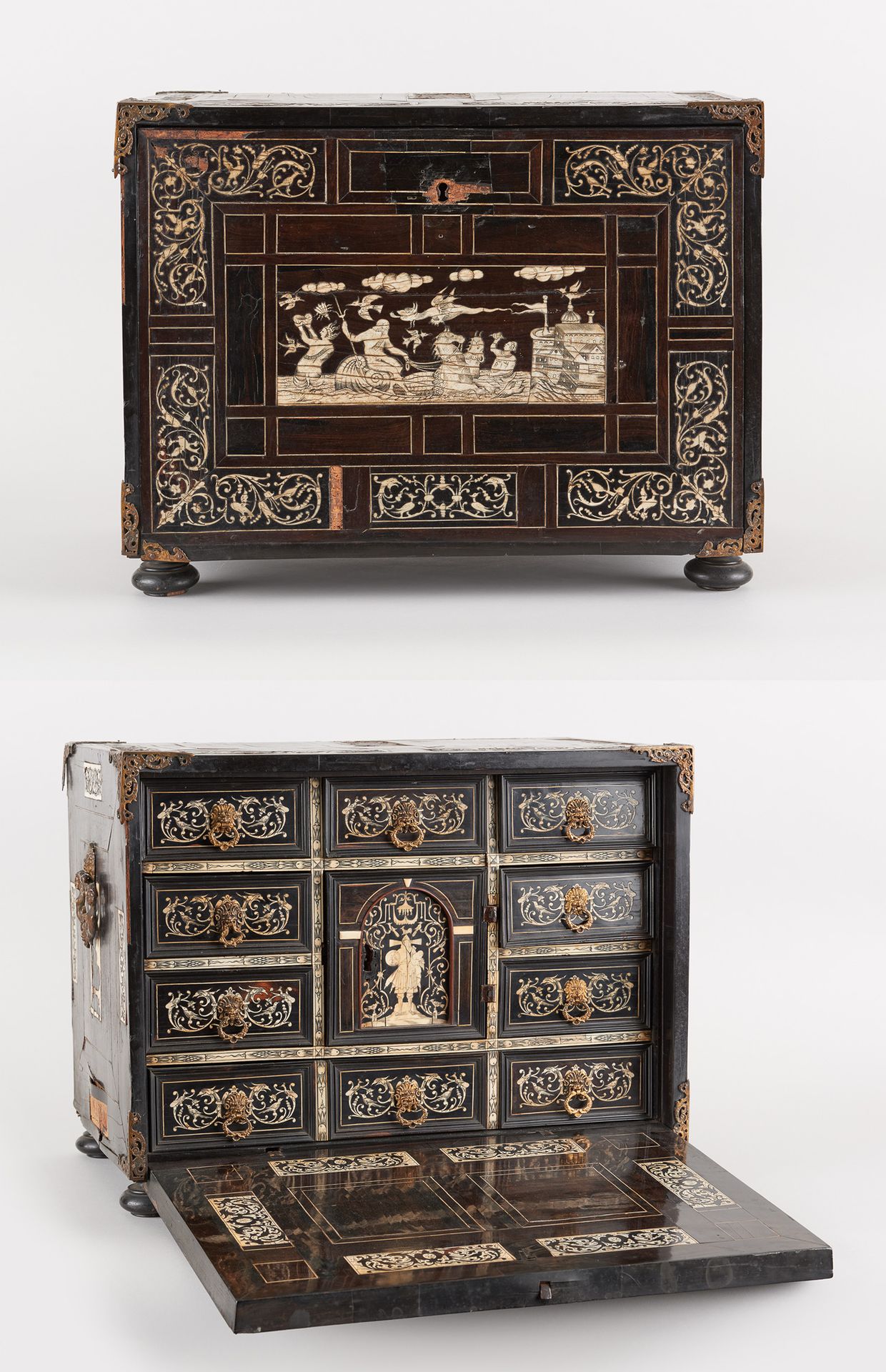 Travail italien circa 1800. 柜子：黑化木和象牙镶嵌的柜子，有十个抽屉和一个中央门。

(缺失，有待恢复)。

尺寸：高：40 W：5&hellip;