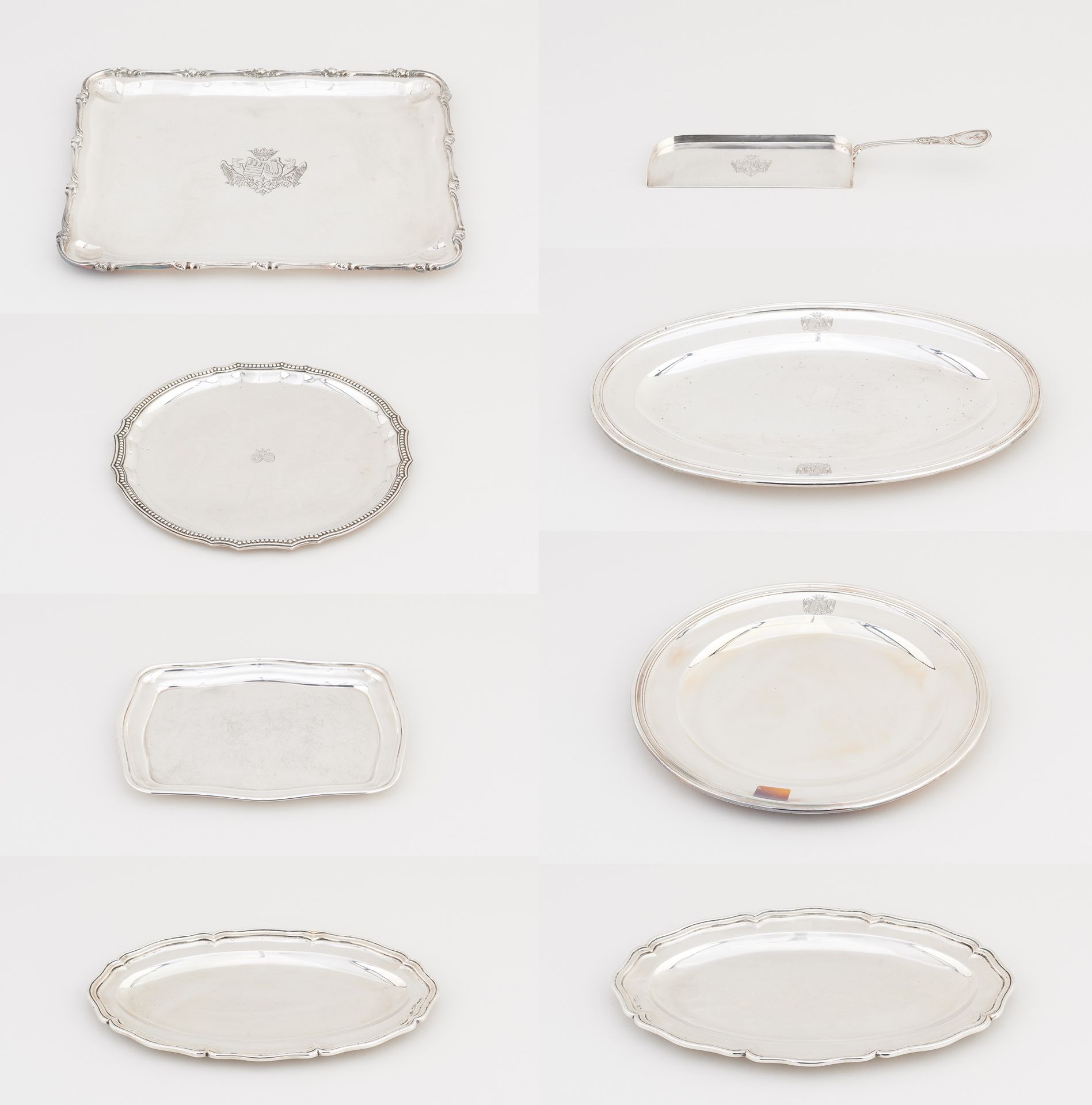 Wolfers et Wiskemann. Silverware: Lot consisting of a round dish with the coat o&hellip;