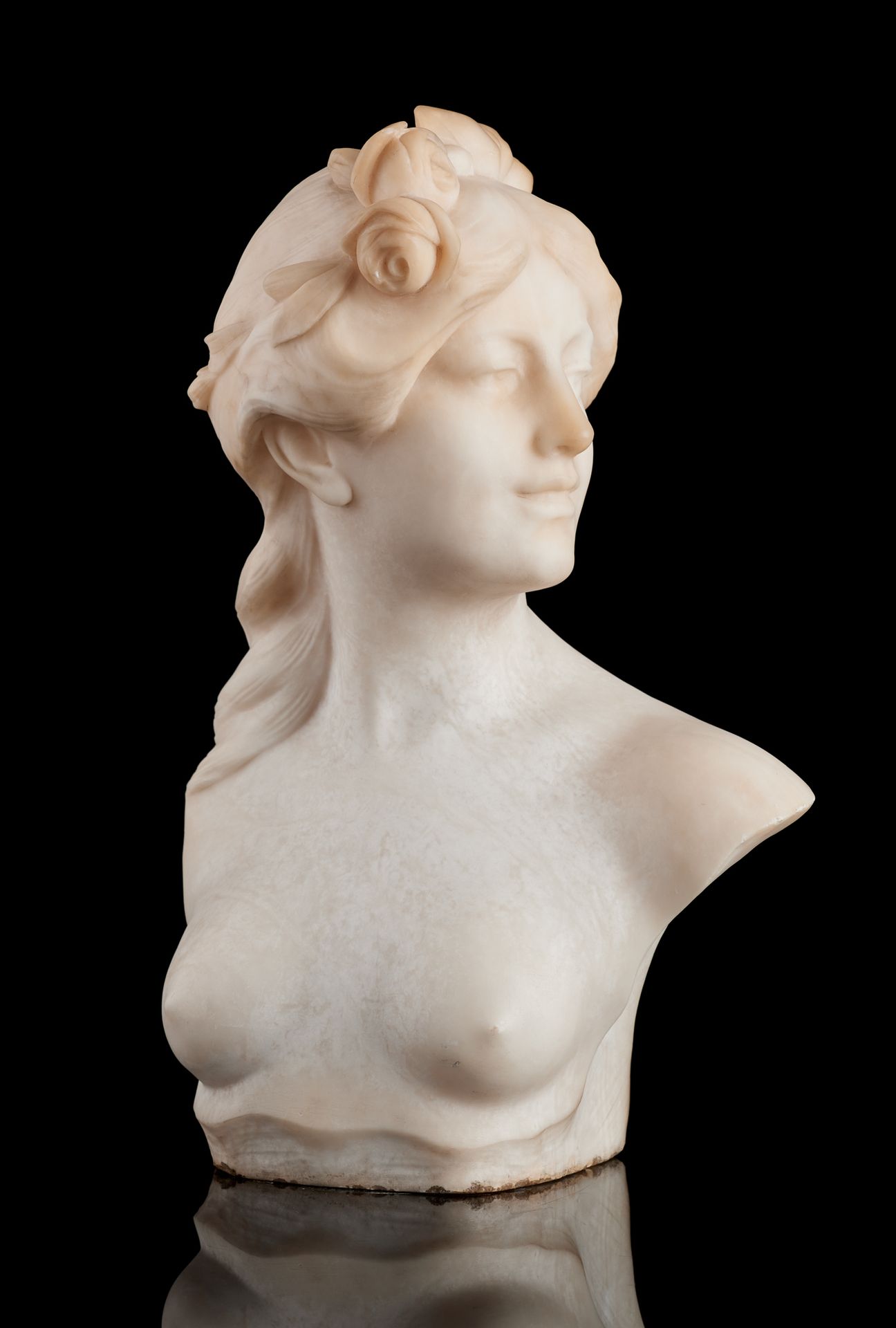 Jef LAMBEAUX École belge (1852-1908) 大理石雕塑：戴着鲜花头饰的年轻女子半身像。

签名：Jef Lambeaux。

尺寸&hellip;