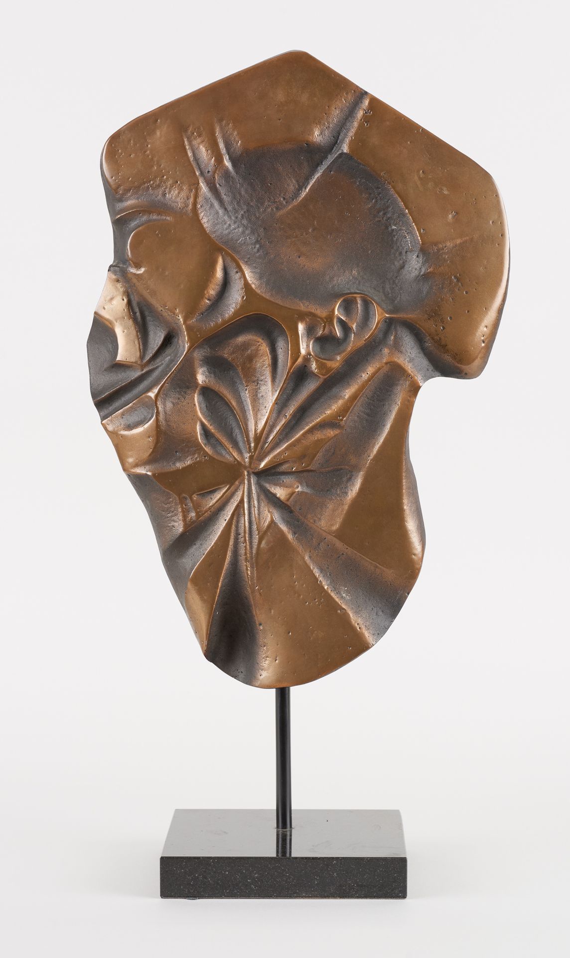 Marc LAFFINEUR École belge (1940) Bronze sculpture: Profile.

Signed and dated: &hellip;
