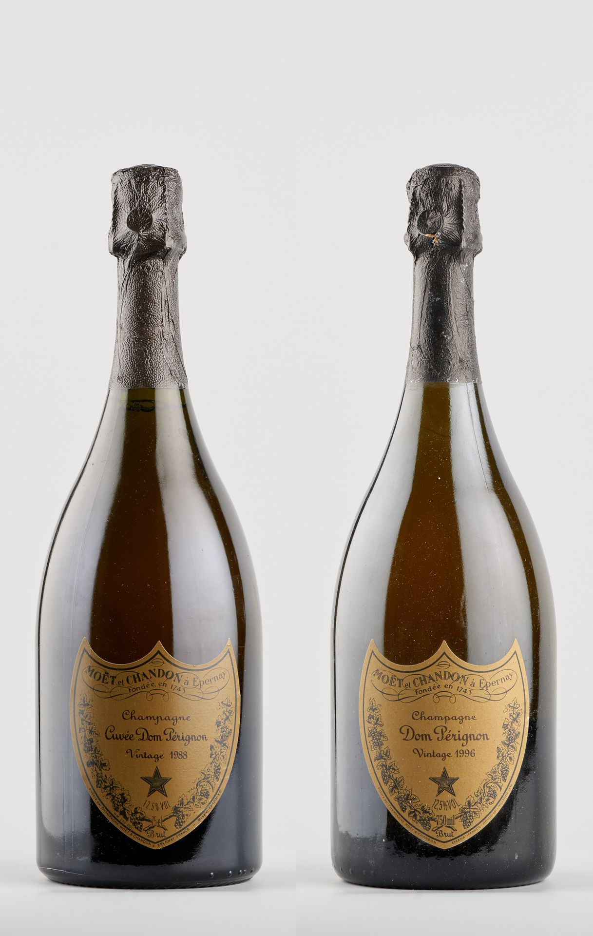 VIN 佩尼翁香槟酒，年份，ELA，1996年，1支左右。

佩尼翁香槟酒，年份，盒装，1988年，1个左右。

Q: 2