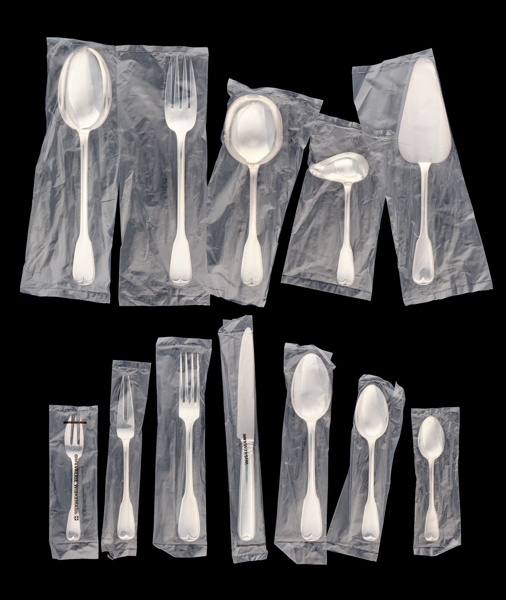 WISKEMANN. Silverware: Silver plated household set consisting of twelve large kn&hellip;