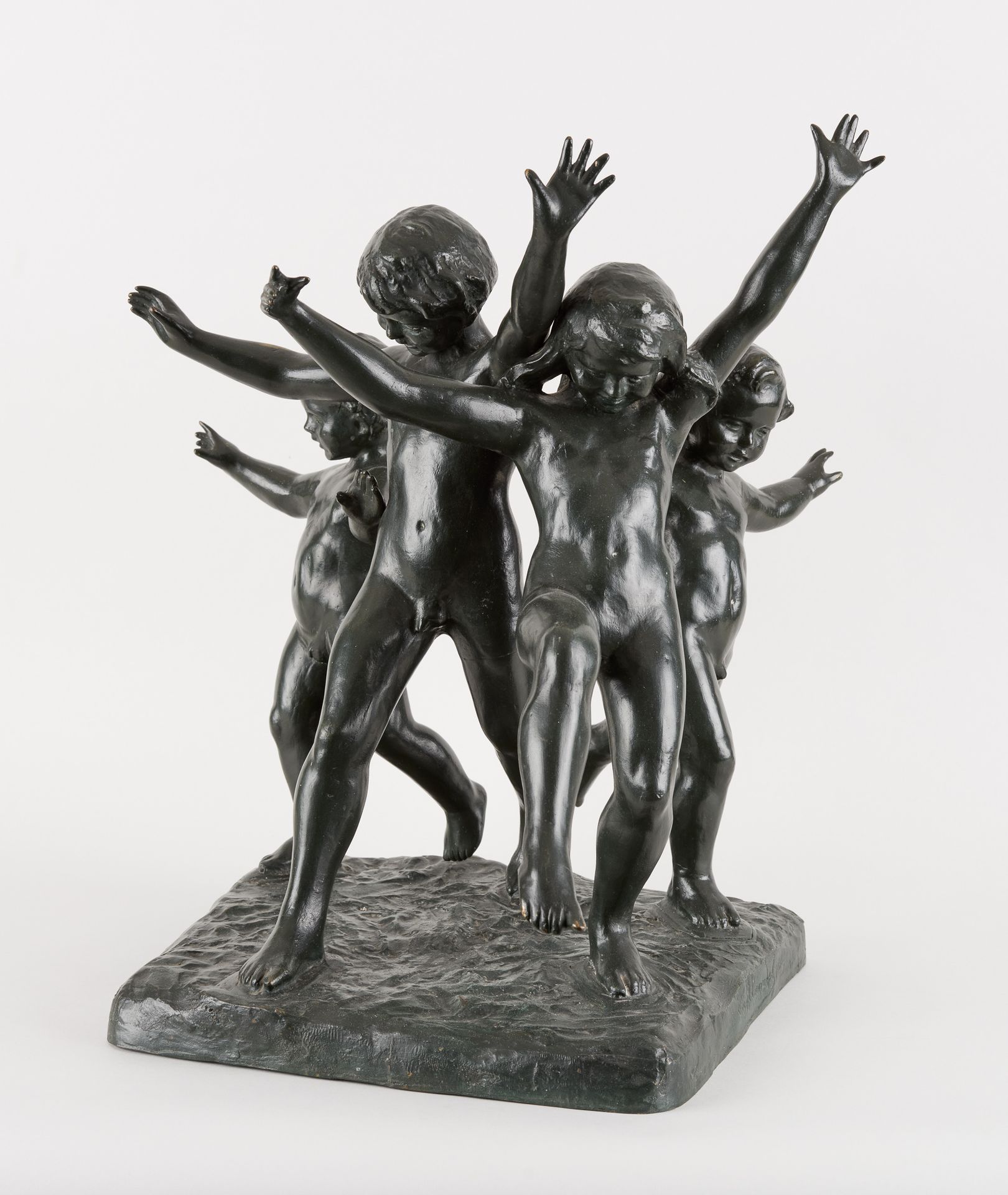 Eugène CANNEEL (École belge). Sculpture en bronze à patine verte: Les joies du p&hellip;