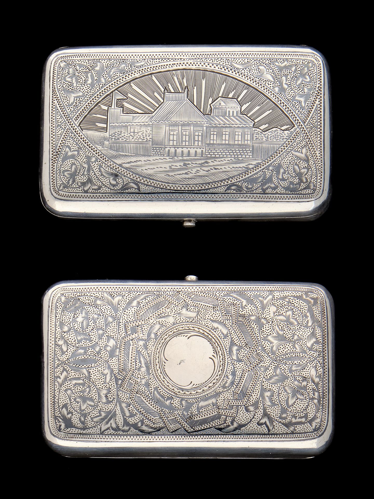 Travail russe 19e. Silverware: Box in silver niello and inside vermeil, decorate&hellip;