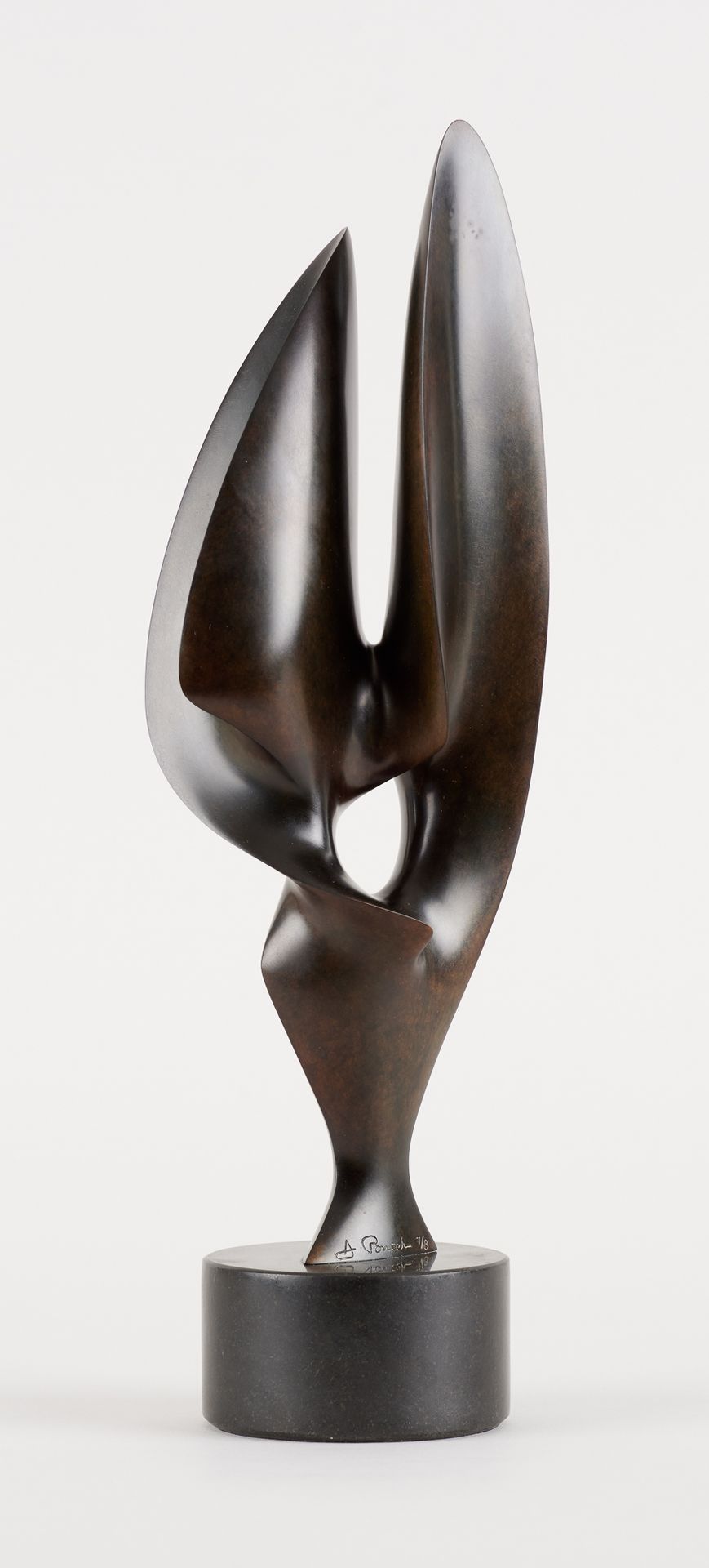 Antoine PONCET Ecole franco-suisse (1928). Escultura de bronce con pátina oscura&hellip;
