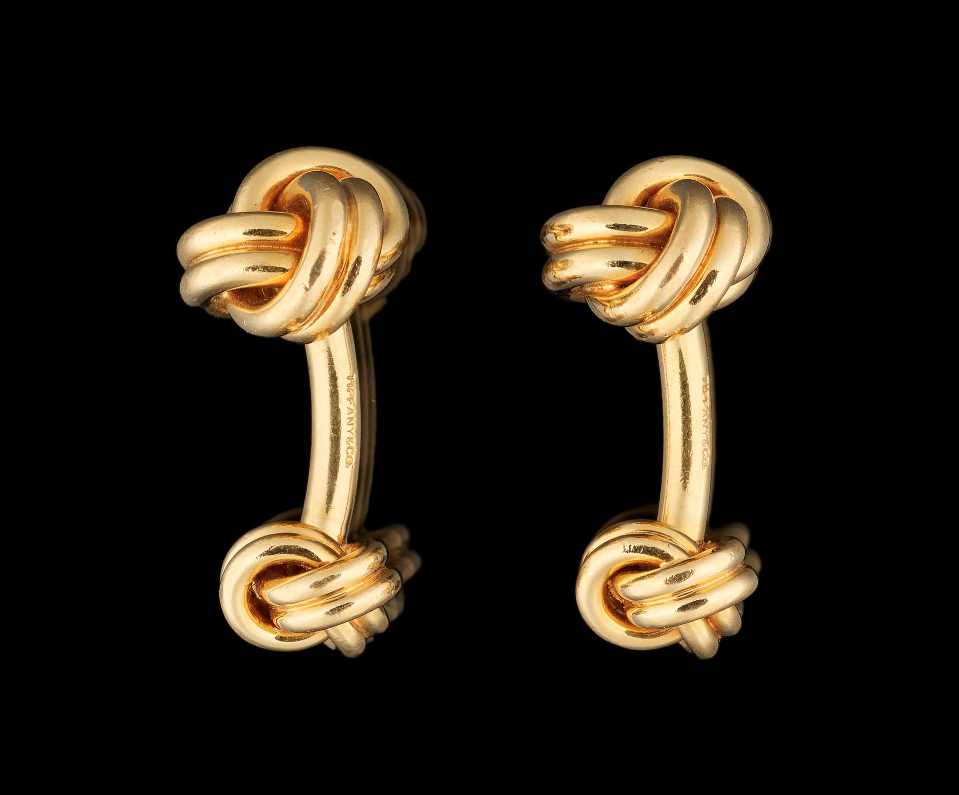 TIFFANY Jewelry: Pair of yellow gold cufflinks. 

Signed Tiffany.

Gross weight &hellip;