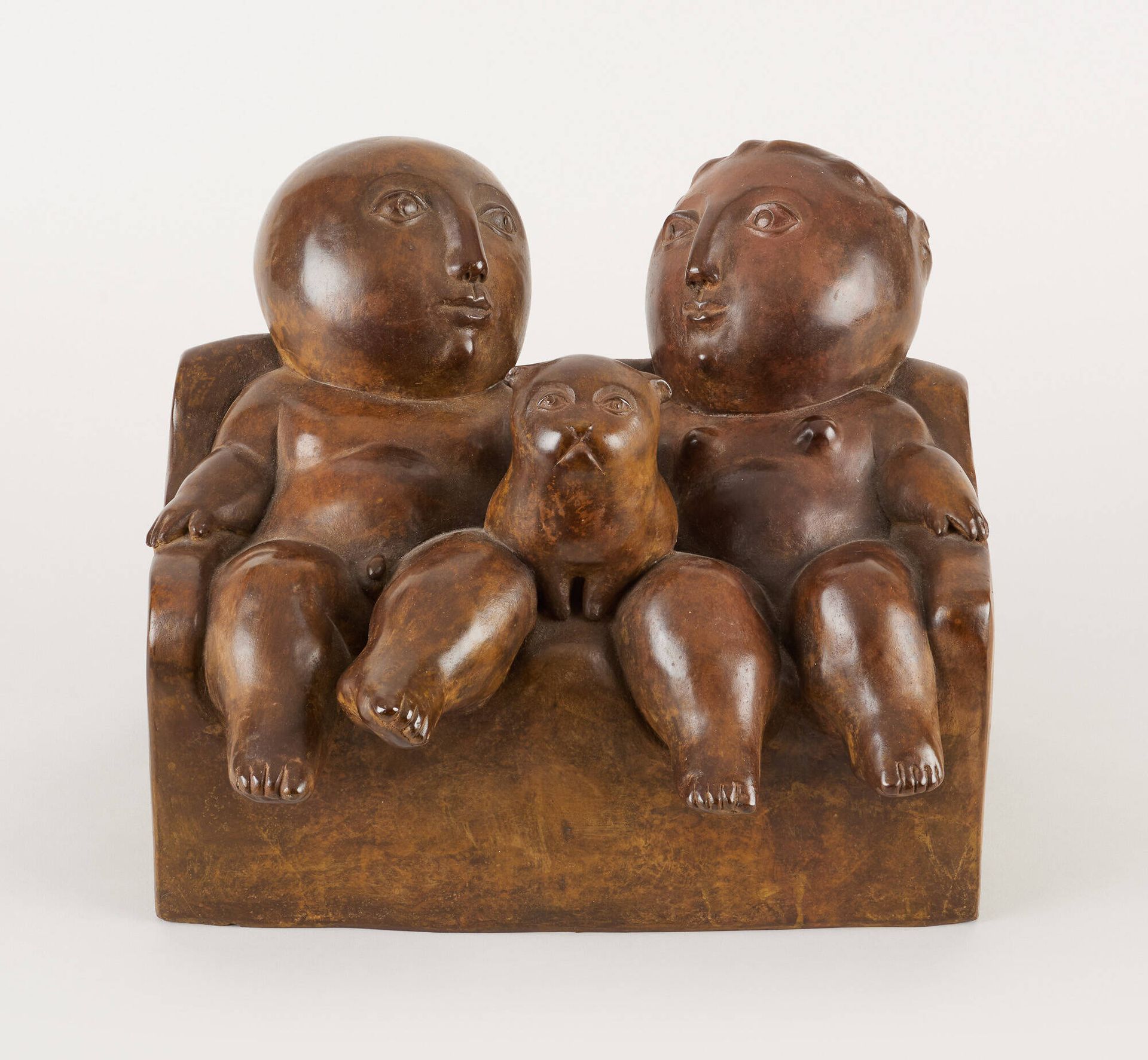 Odile KINART École belge (1945) Sculpture en bronze à patine brune: Le couple au&hellip;