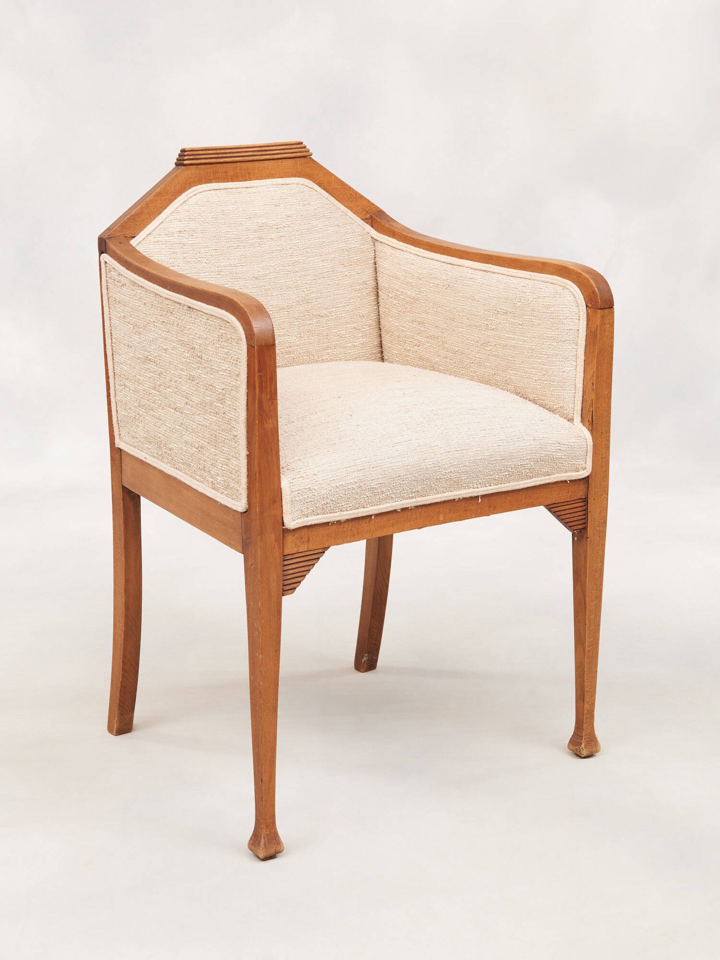 Circa 1940. Muebles: Conjunto formado por dos sillones de madera tapizados en te&hellip;