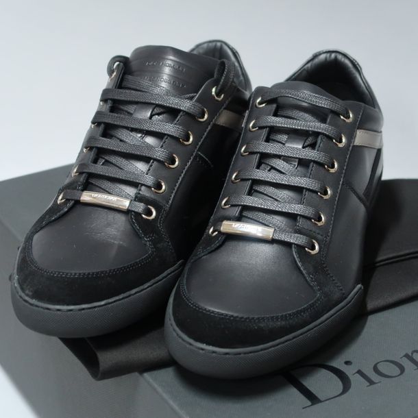 Null Une paire de baskets noires DIOR (neuves)

T. 39.5