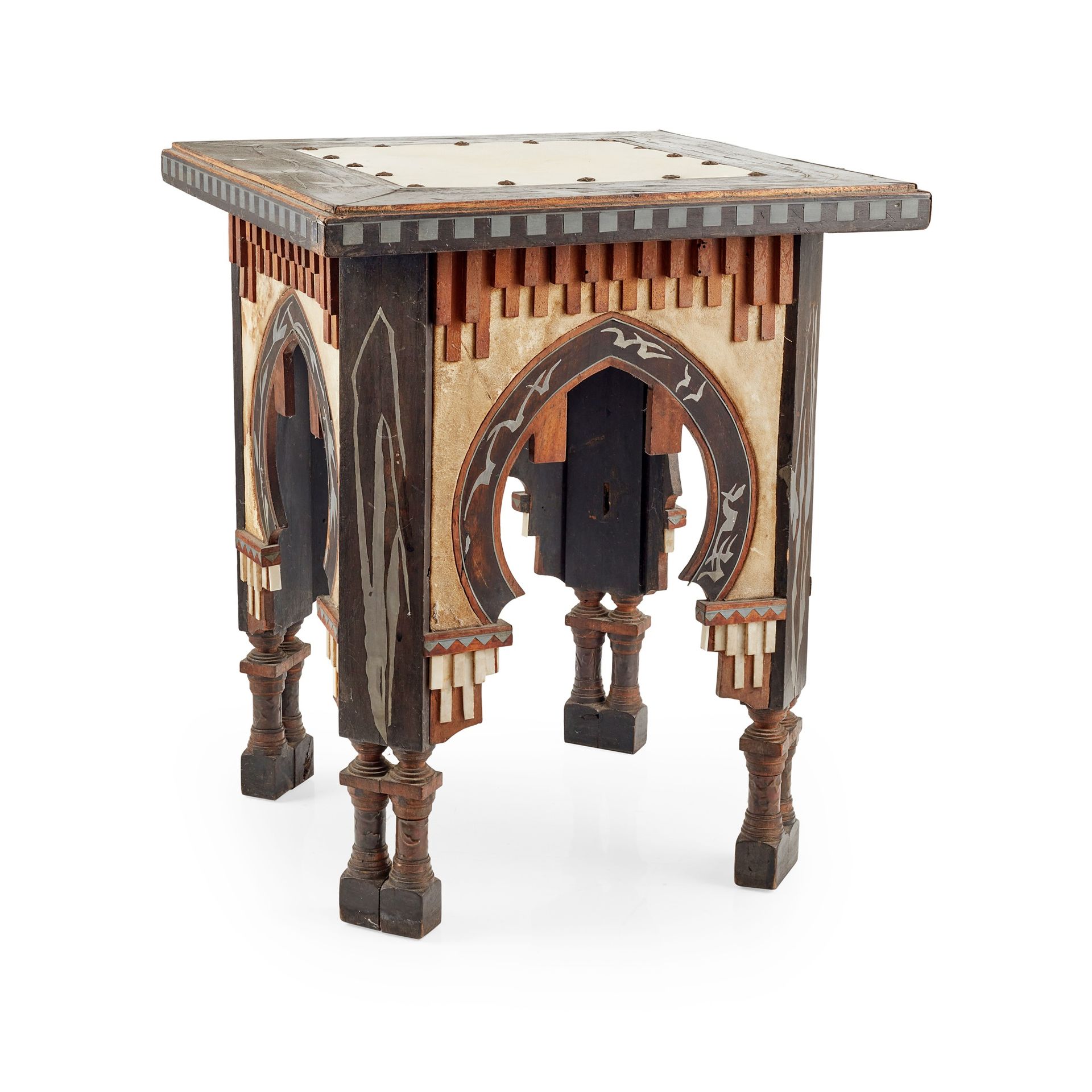 CARLO BUGATTI (1856-1940) STOOL, CIRCA 1902 nogal, nogal teñido, vitela, con inc&hellip;