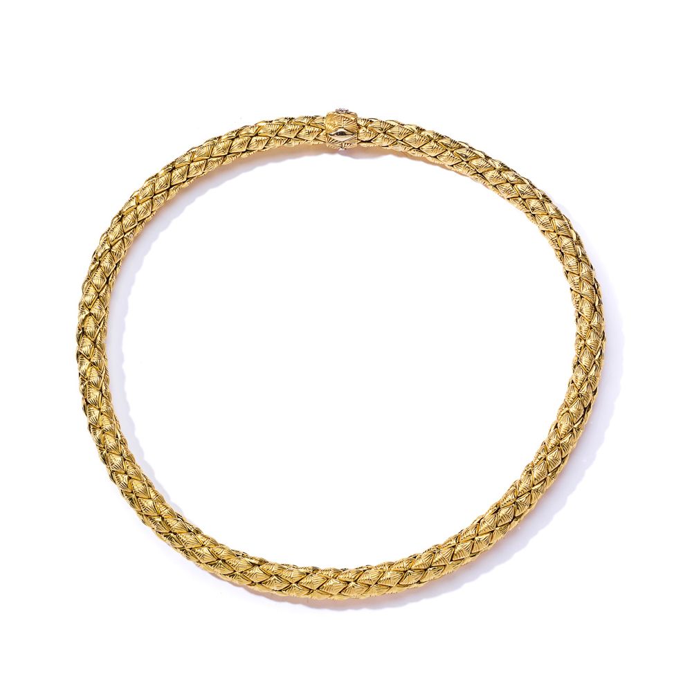 Chimento: A fancy-link necklace 由弹性核心上的纹理菱形链节组成，扣子上有一颗明亮式切割的钻石作点缀，签名为Chimento

 &hellip;