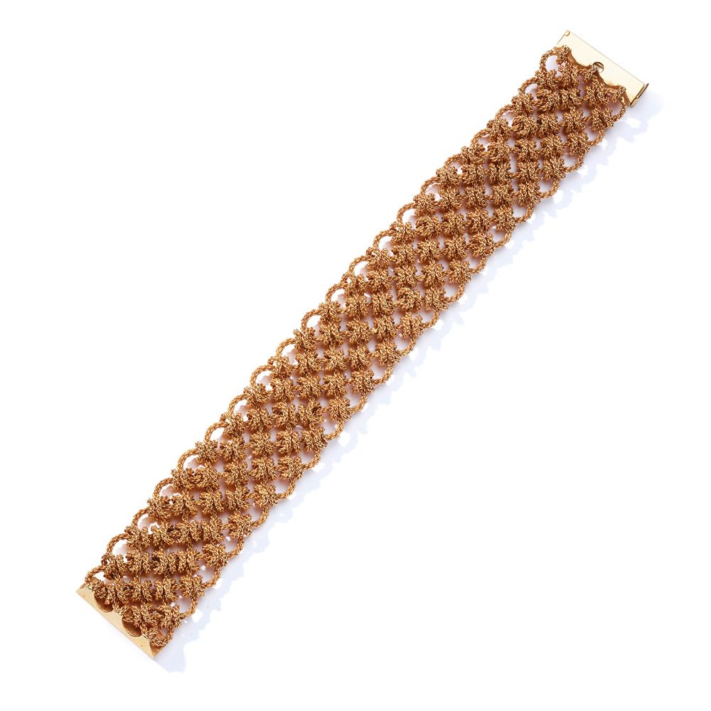 Gay Freres: A fancy-link bracelet, circa 1960 宽大的铰接带由链环和环形连接器组成，法国标记，制造商标记

 （长度&hellip;