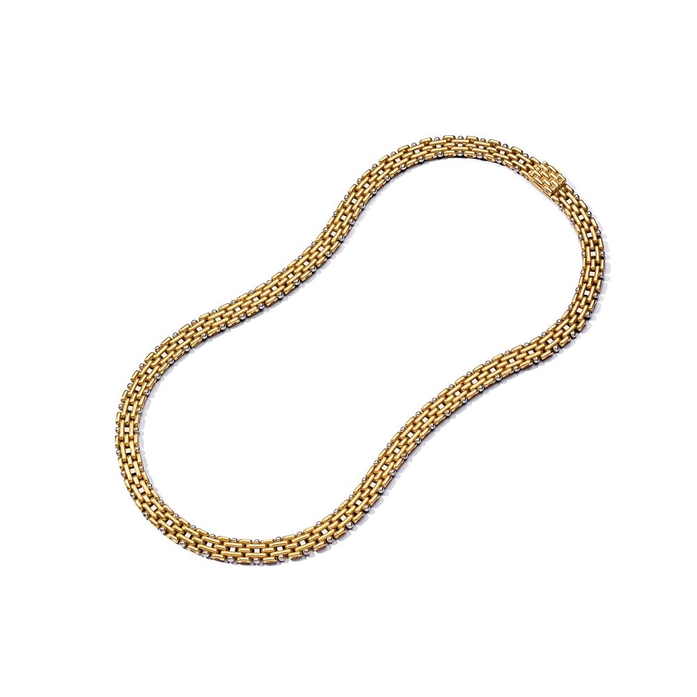 Petochi: A fancy-link necklace 双色花式砖链设计，署名G Petochi，意大利标记，制造商的箱子

 （长度：40.5厘米）