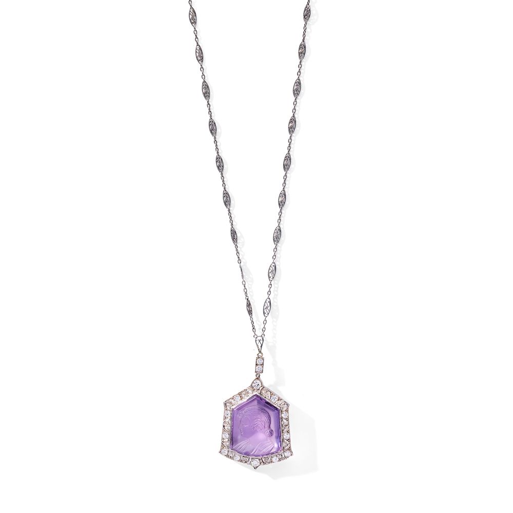 An early 20th century amethyst and diamond pendant necklace La amatista tallada &hellip;