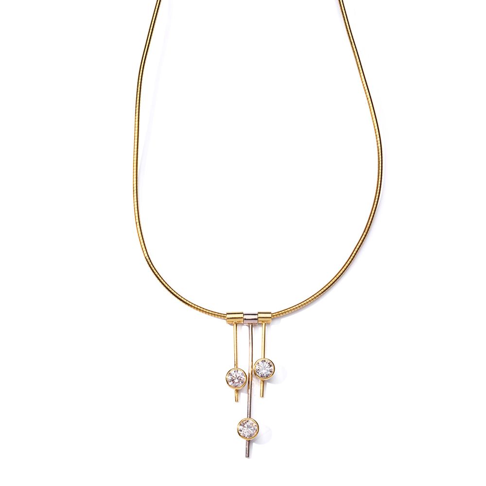 A diamond pendant necklace The 9ct gold snake-link chain suspending three gradua&hellip;