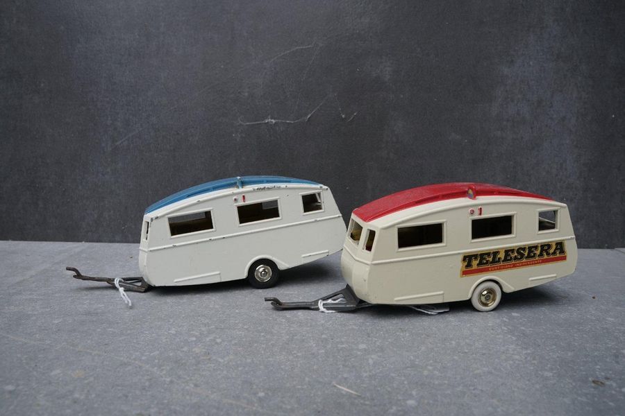 CIJ : Compagnie Industrielle du jouet CIJ : Set of 2 Nottin Cottage caravans 

I&hellip;