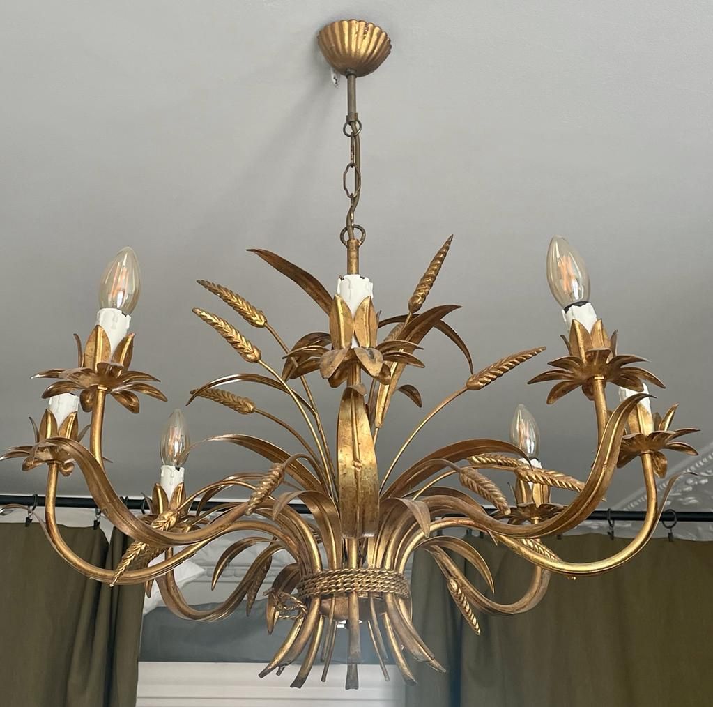 Null 意大利马斯卡公司的镀金金属 "麦穗 "吊灯，有6盏灯

约1970年