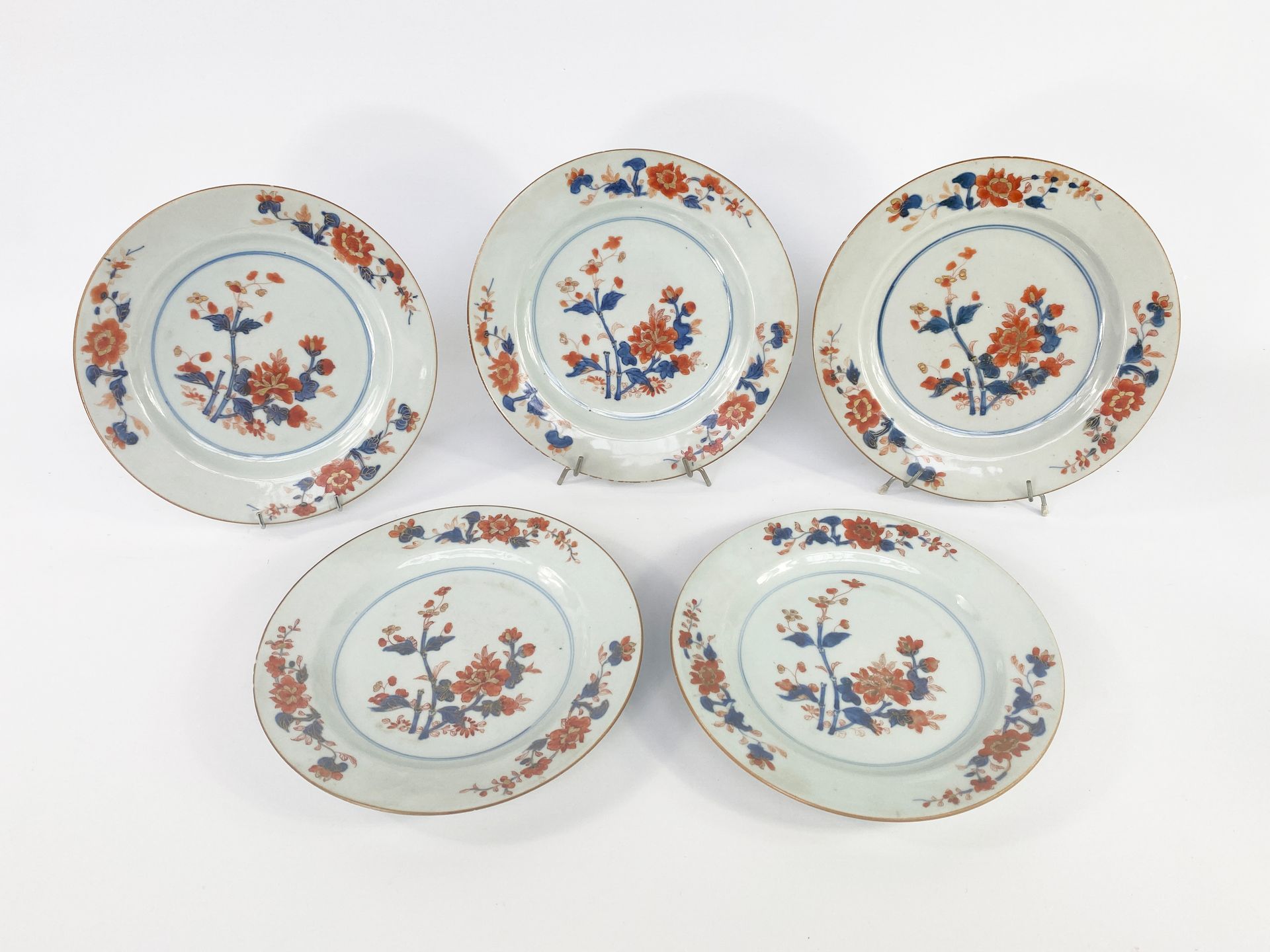 Null CHINA, Compagnie des Indes, siglo XVIII.

Juego de cinco platos de porcelan&hellip;