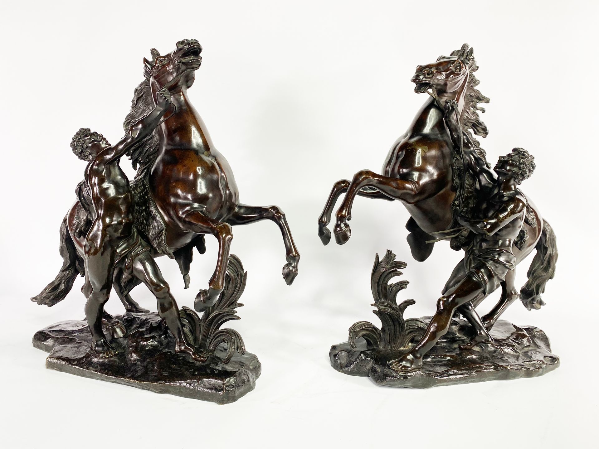 Null D'après Guillaume COUSTOU (1677-1746)
Les chevaux de Marly 
Suite de deux é&hellip;