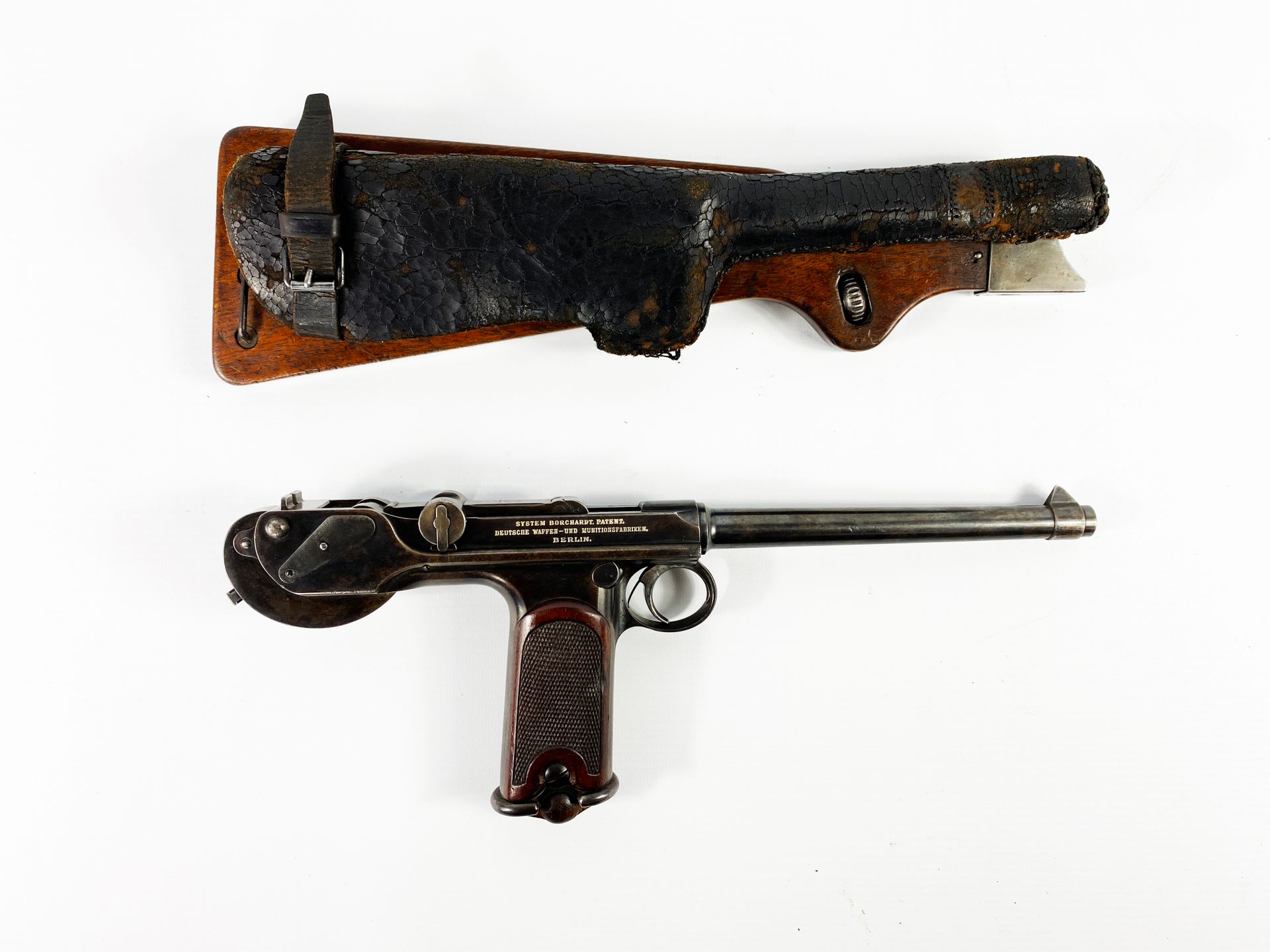 Null Hugo Borchardt专利C93手枪。
第二种由DWM制造的口径为7.65的1893型Borchardt。
部分古铜色，发黄，发蓝，除弹夹外，编&hellip;