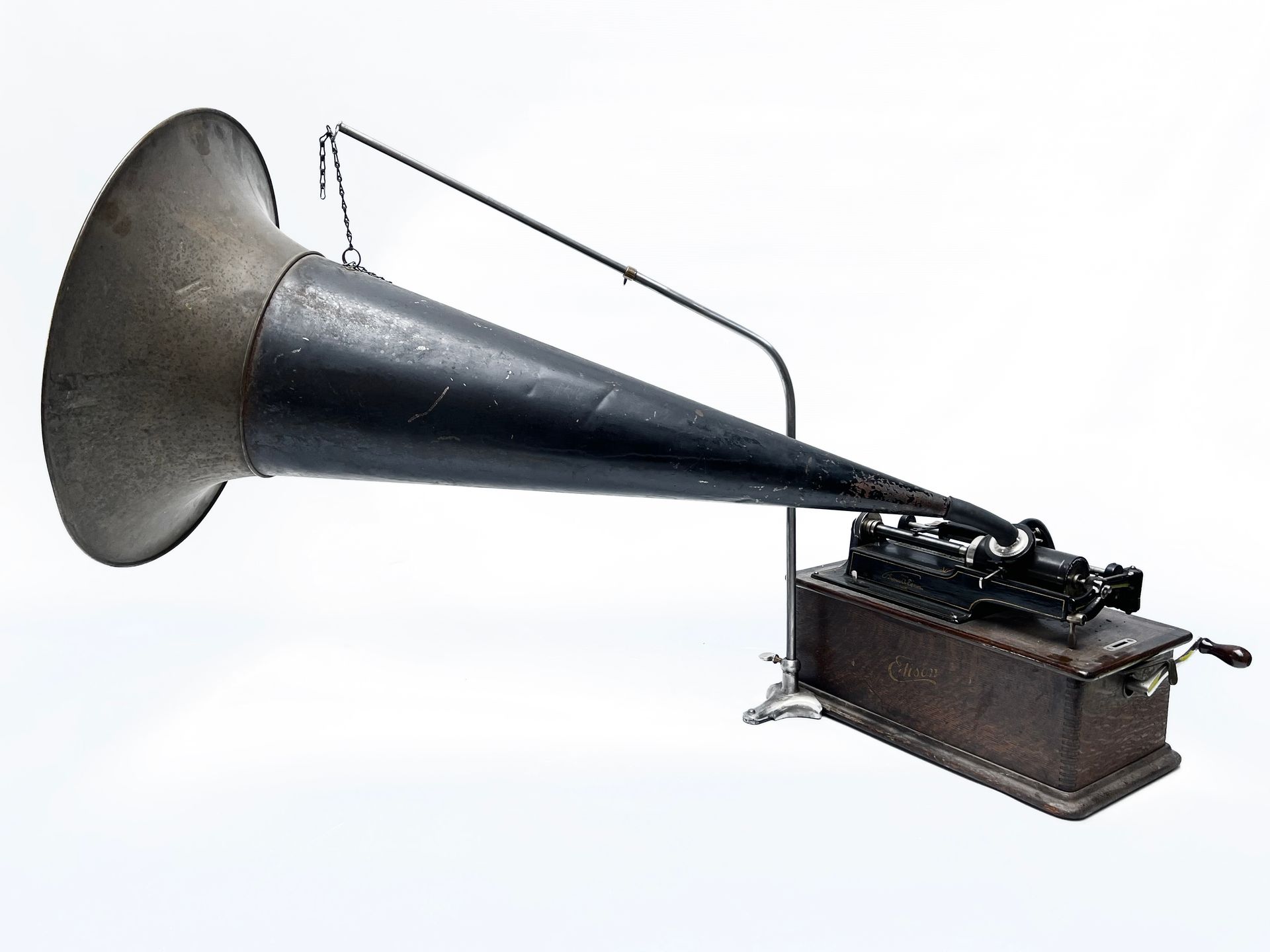 Null EDISON HOME PHONOGRAPH, début XXème siècle
Gramophone à cornet en métal laq&hellip;