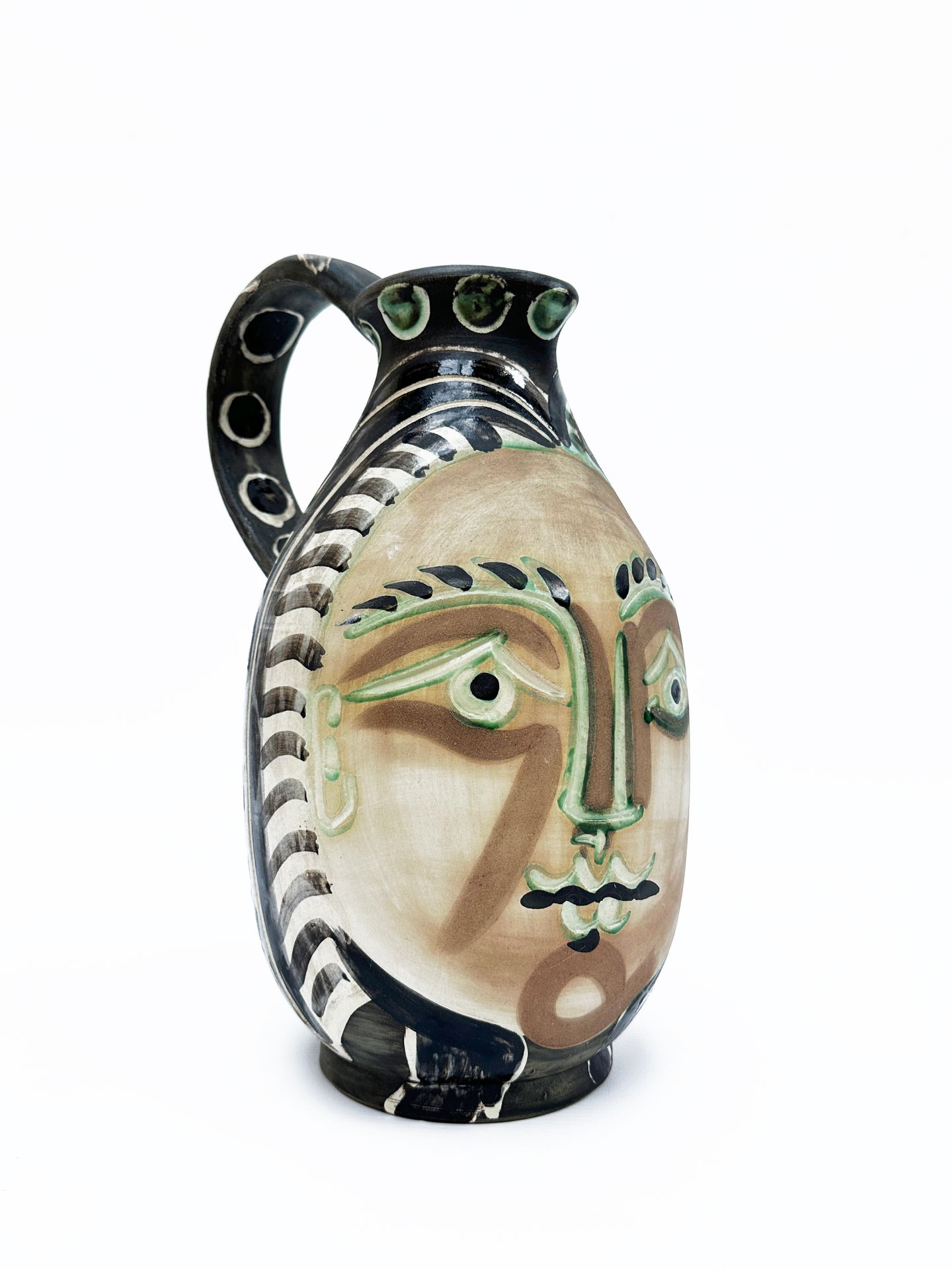 Null 皮卡索-巴勃罗（1881-1973 年） 马杜拉（陶瓷艺术家、出版商）
	车削壶 "Femme du barbu"，模型创作于 1953 年 7 月 &hellip;