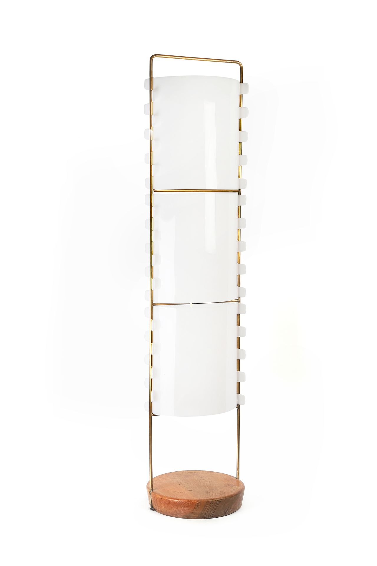 Null 约瑟夫-昂热-莫特（1925-2013）
名为 M1 的落地灯，约制作于 1960 年，在倒置的黄铜 U 形结构上装有相互交错的白色有机玻璃片灯泡罩，&hellip;