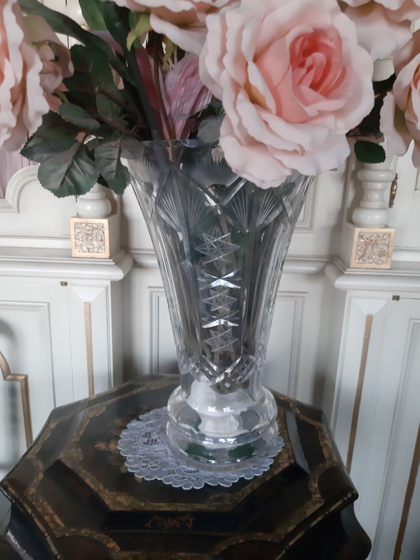 Null 
Vase en cristal moulé à décor géométrique